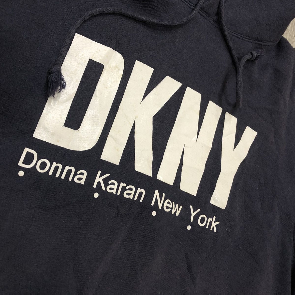 DKNY Vintage DKNY Big Logo Sweashirt Hoodie Size US L / EU 52-54 / 3 - 3 Thumbnail