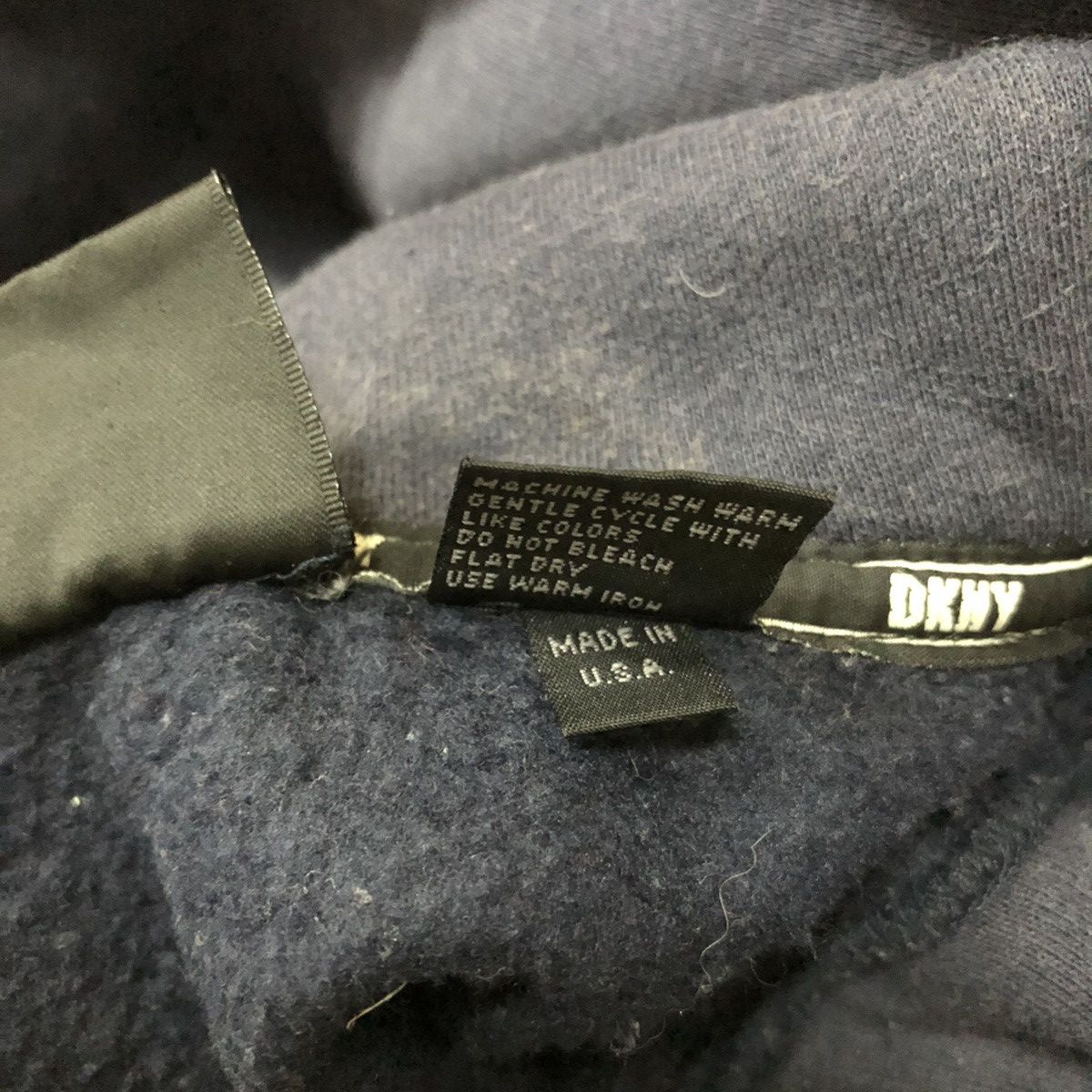 DKNY Vintage DKNY Big Logo Sweashirt Hoodie Size US L / EU 52-54 / 3 - 5 Thumbnail