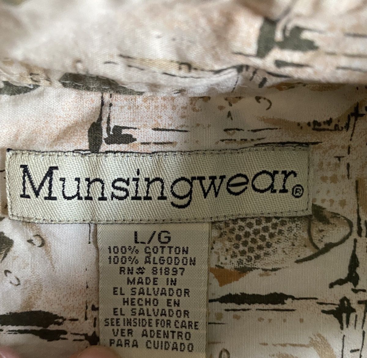 Vintage Vintage 90’s Munsingwear Fish All Over Button Up Size US L / EU 52-54 / 3 - 4 Thumbnail