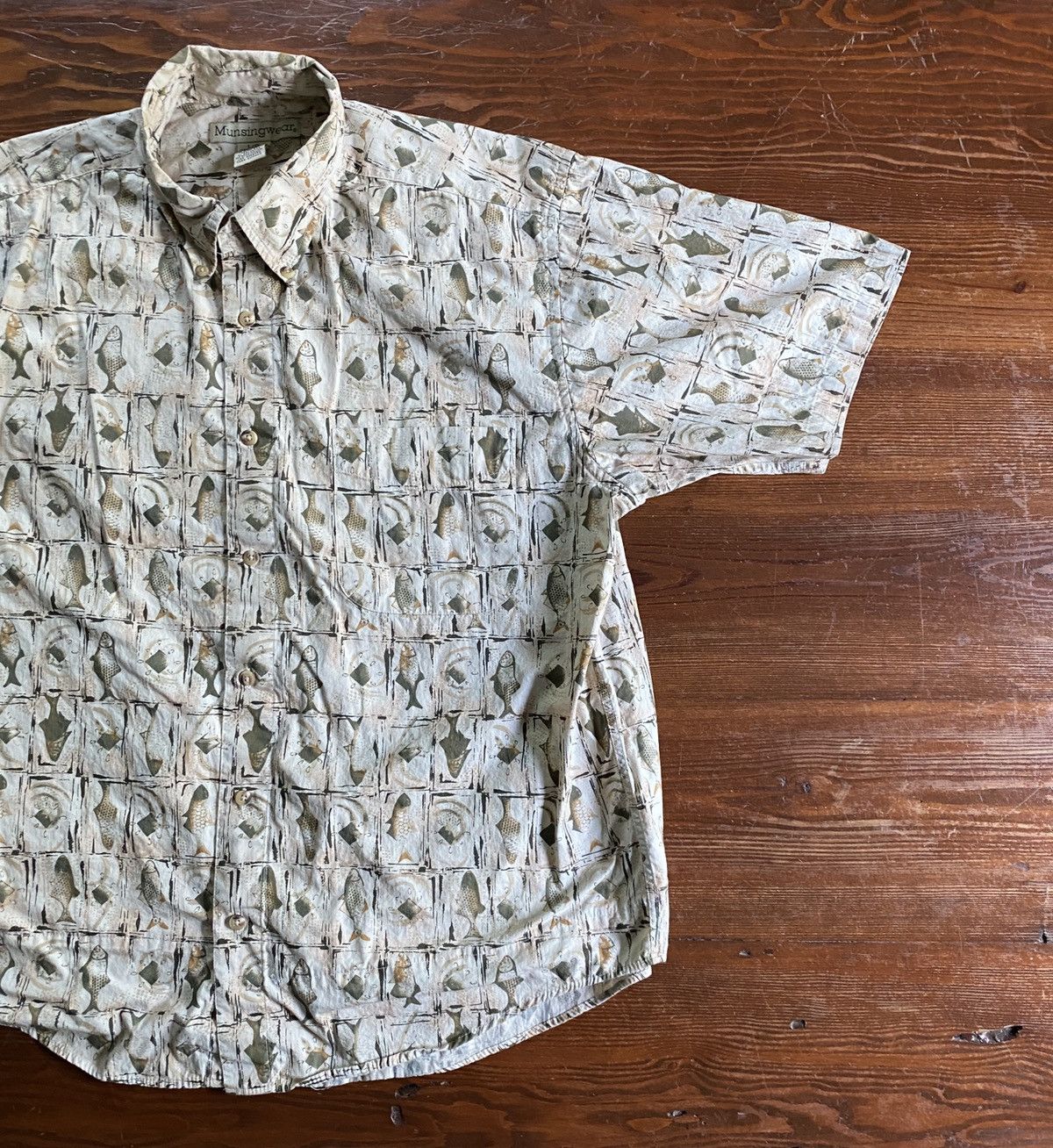 Vintage Vintage 90’s Munsingwear Fish All Over Button Up Size US L / EU 52-54 / 3 - 1 Thumbnail