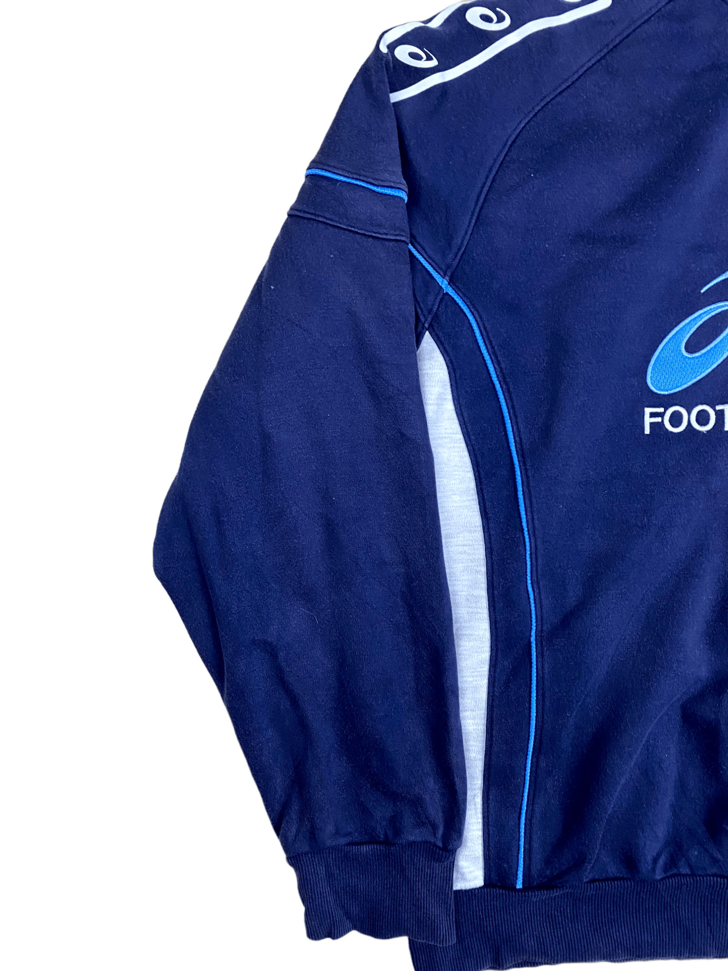 Asics Vintage Aasics Football Gear Sweatshirt Size US L / EU 52-54 / 3 - 5 Thumbnail