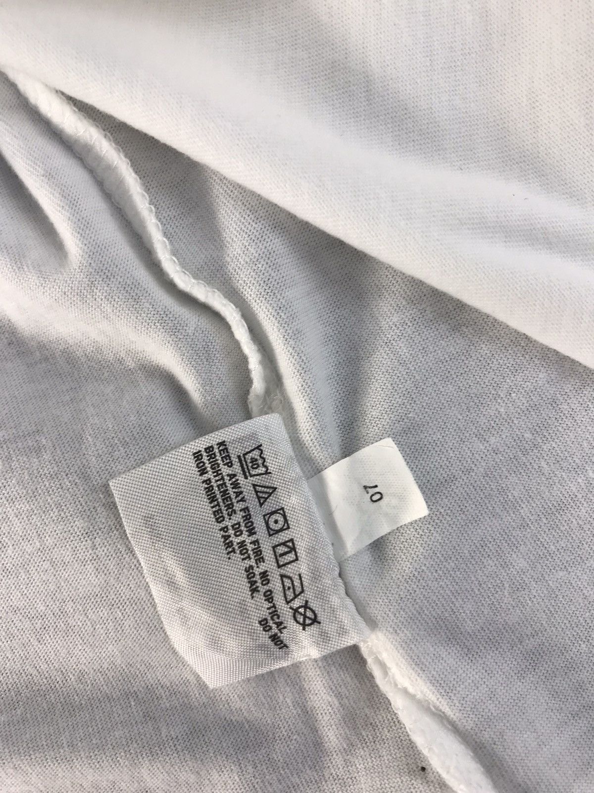 One Piece × Uniqlo UT X One Piece Pirates Romance Dawn For The New World Tee Size US S / EU 44-46 / 1 - 8 Thumbnail