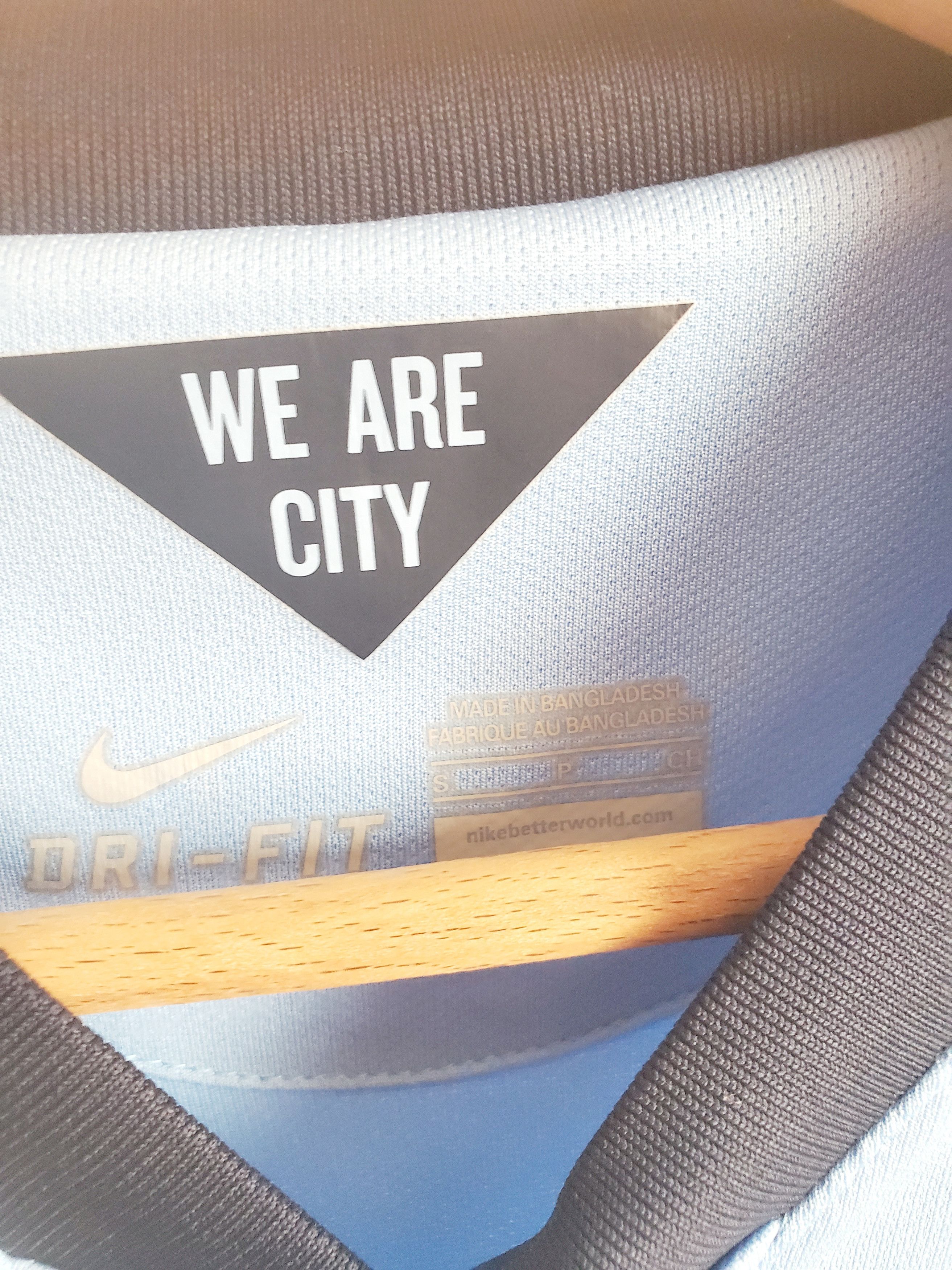 Nike MANCHESTER CITY 2014 2015 HOME FOOTBALL SHIRT SOCCER JERSEY Size US S / EU 44-46 / 1 - 3 Thumbnail
