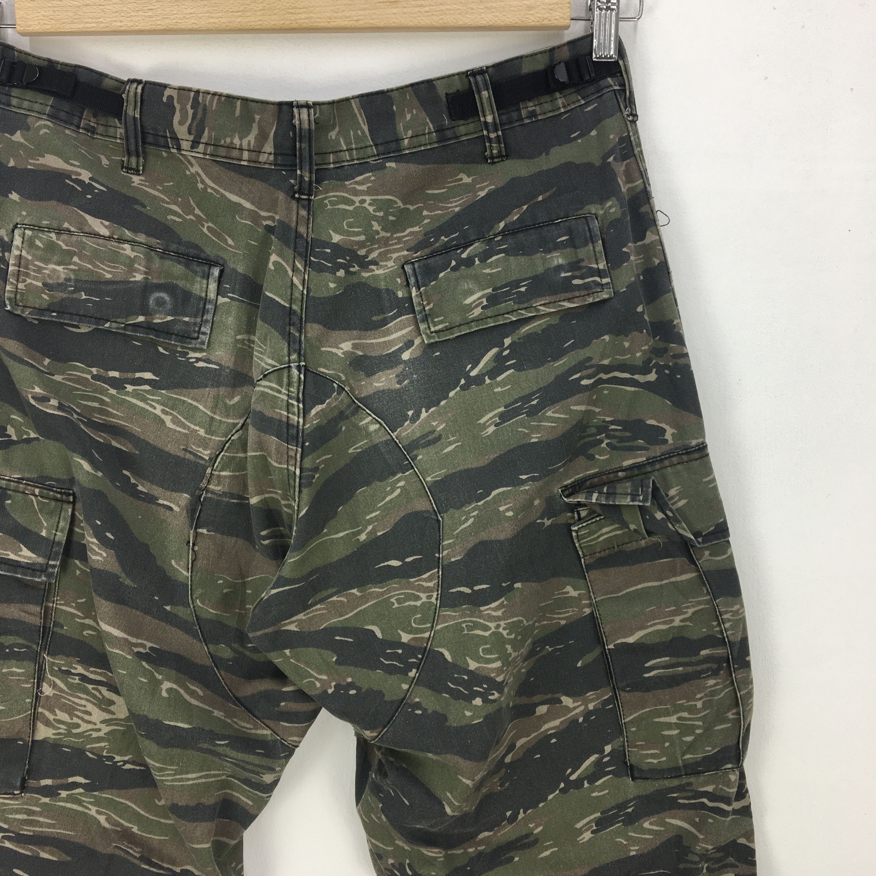 Japanese Brand × Vintage Japanese Military Cargo Pants Camouflage Tiger Stripe Size US 30 / EU 46 - 9 Thumbnail