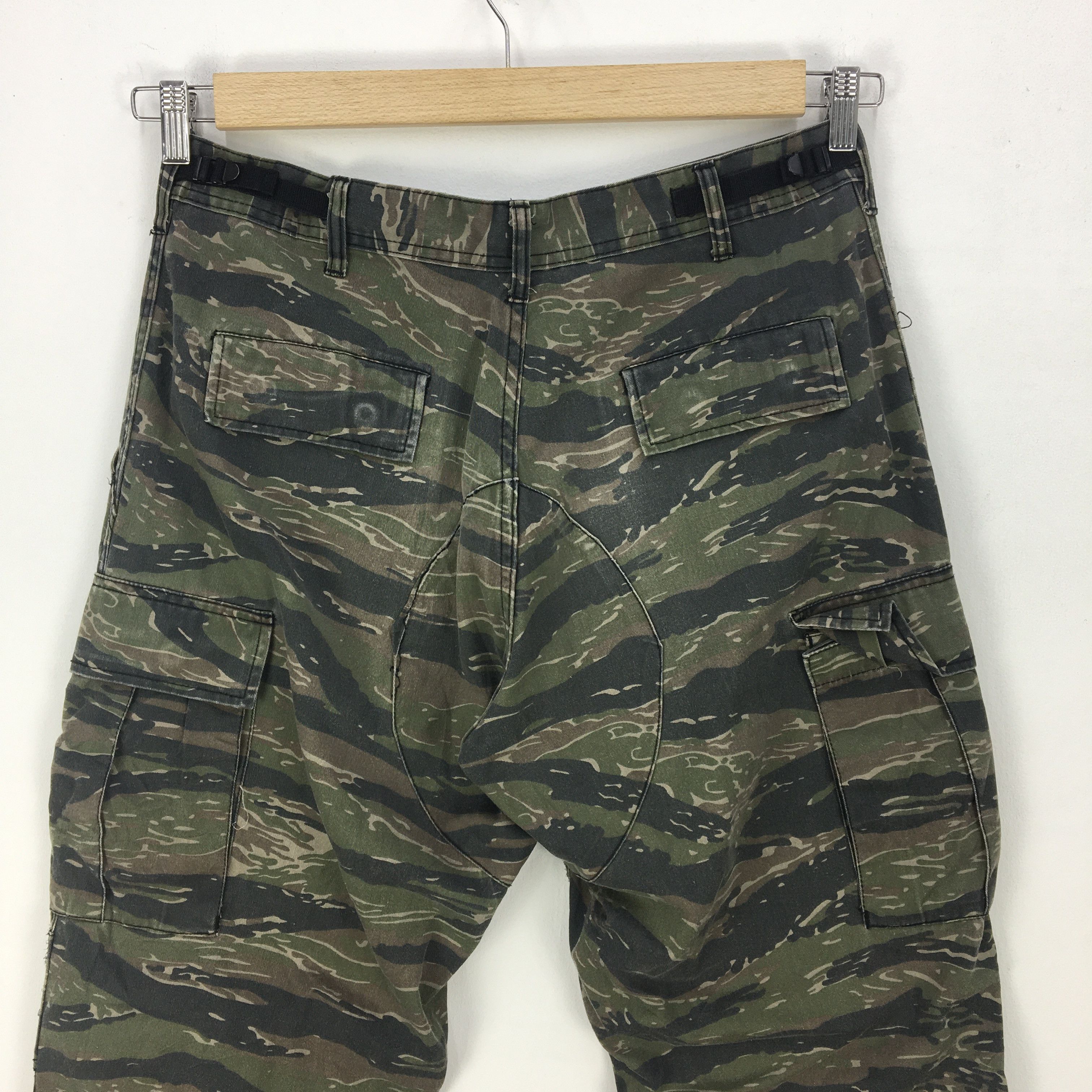 Japanese Brand × Vintage Japanese Military Cargo Pants Camouflage Tiger Stripe Size US 30 / EU 46 - 4 Thumbnail