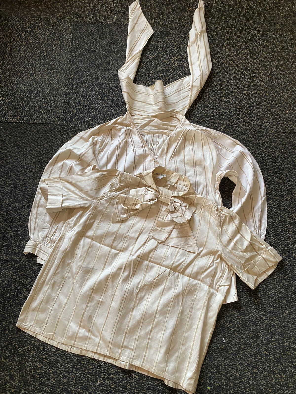 IN Vintage Hermes Paris Silk