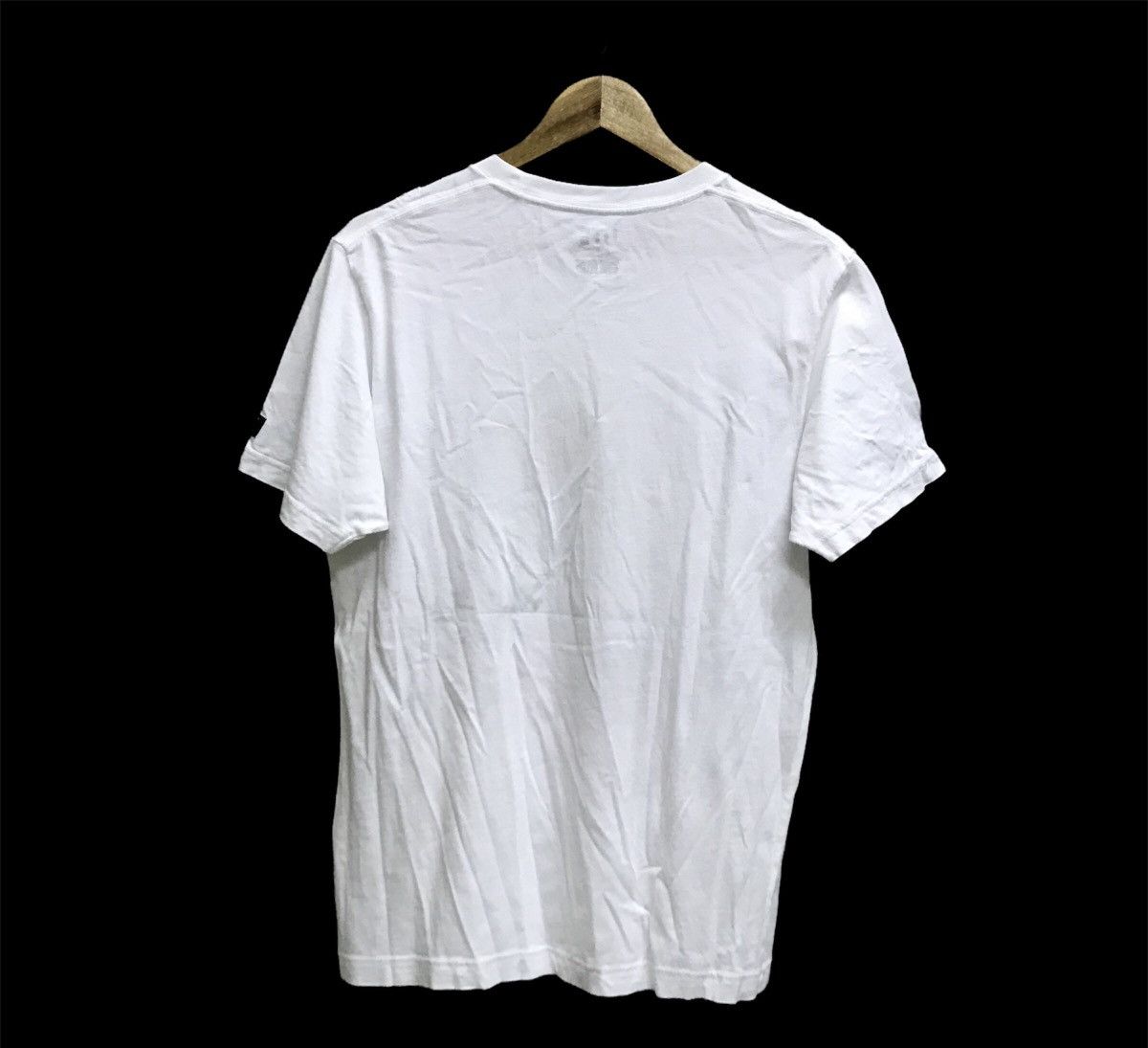 Anime One piece x uniqlo Tshirt Size US S / EU 44-46 / 1 - 2 Thumbnail