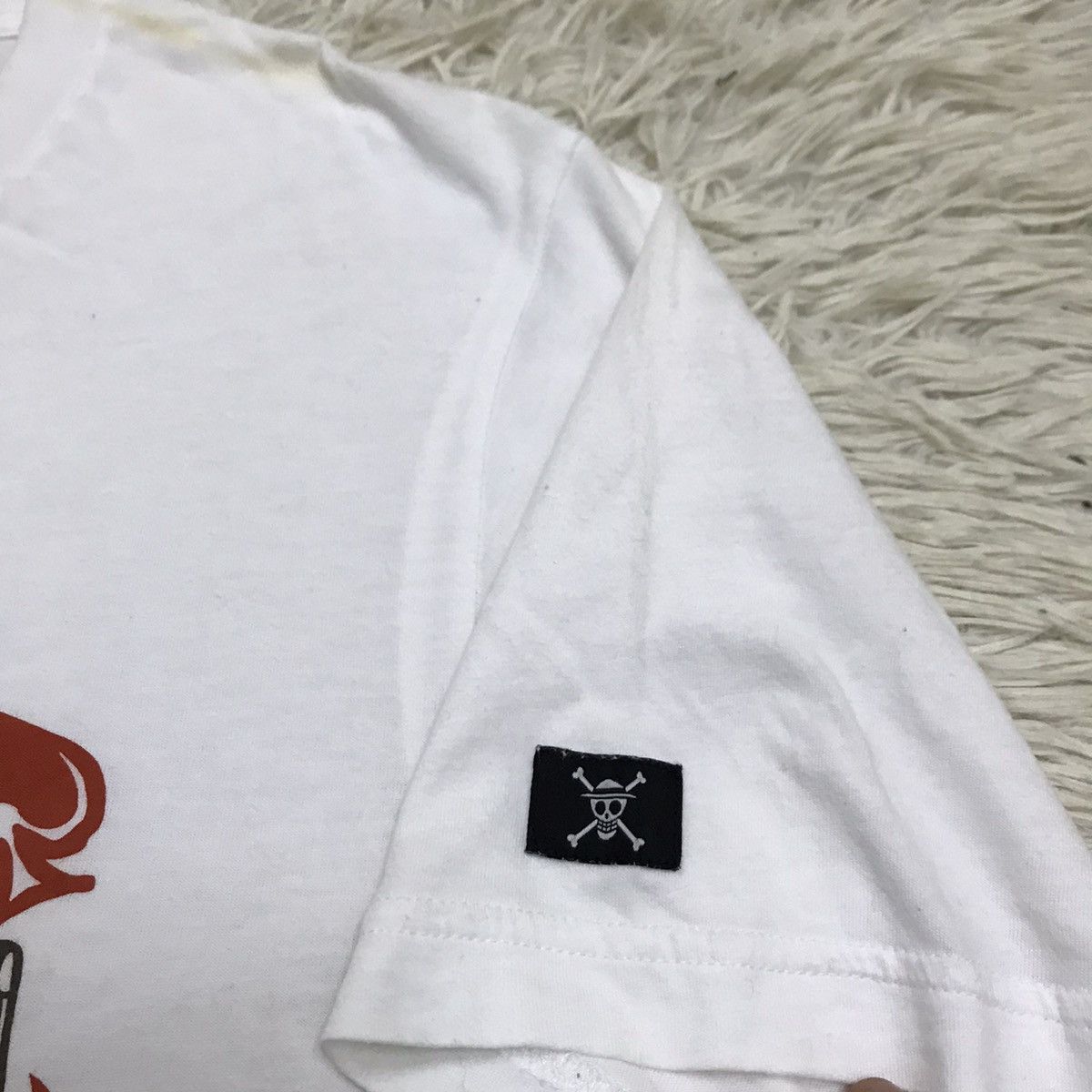 Anime One piece x uniqlo Tshirt Size US S / EU 44-46 / 1 - 8 Thumbnail