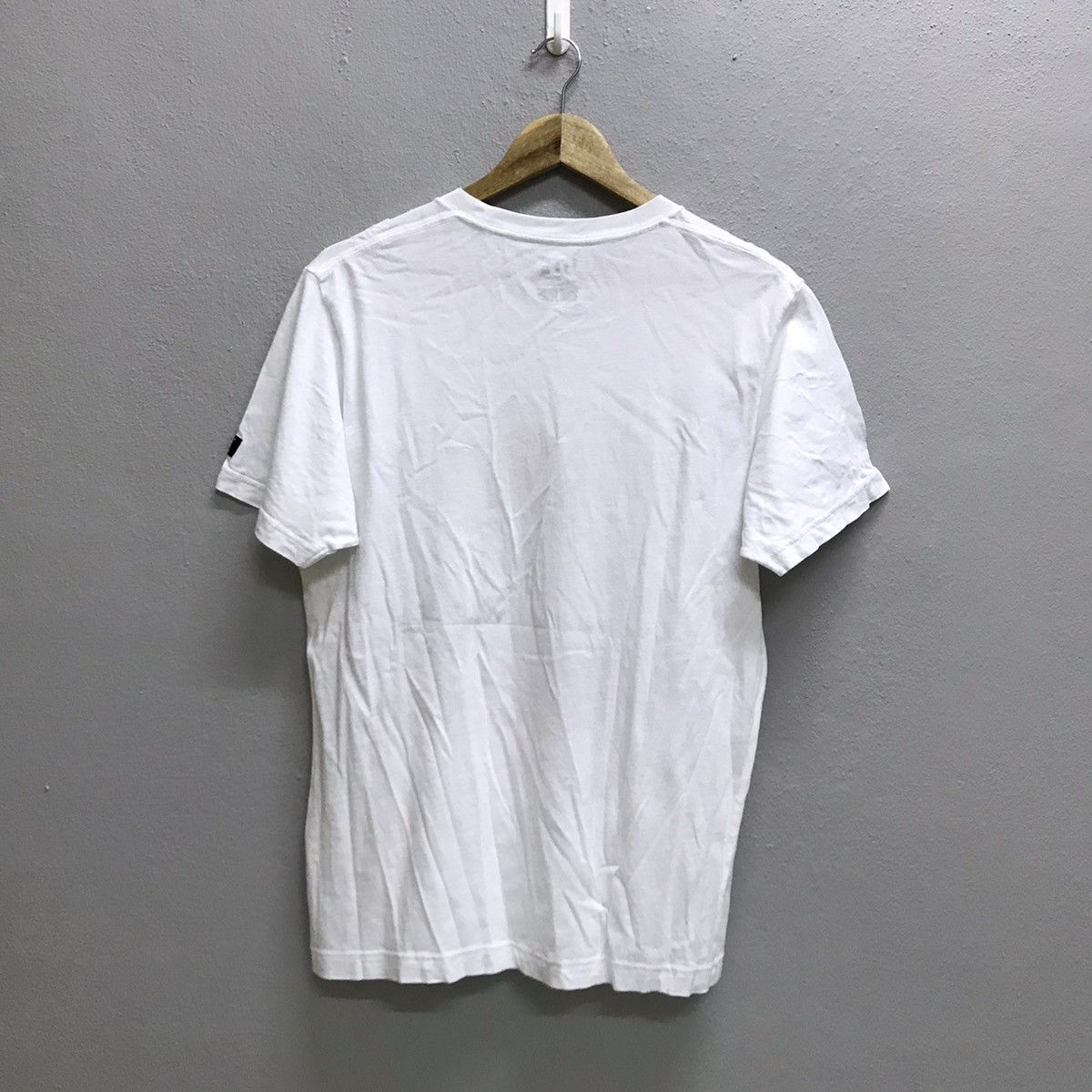 Anime One piece x uniqlo Tshirt Size US S / EU 44-46 / 1 - 5 Thumbnail