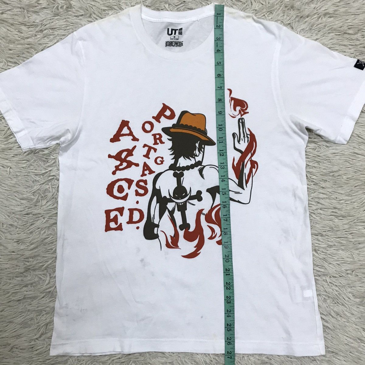Anime One piece x uniqlo Tshirt Size US S / EU 44-46 / 1 - 12 Thumbnail