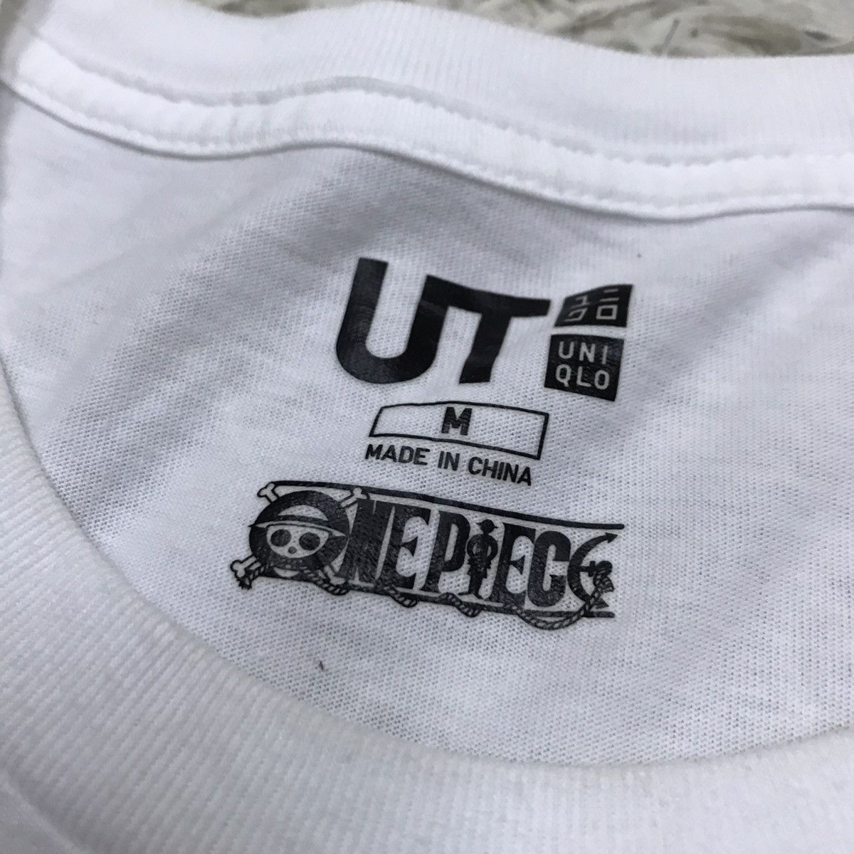 Anime One piece x uniqlo Tshirt Size US S / EU 44-46 / 1 - 7 Thumbnail