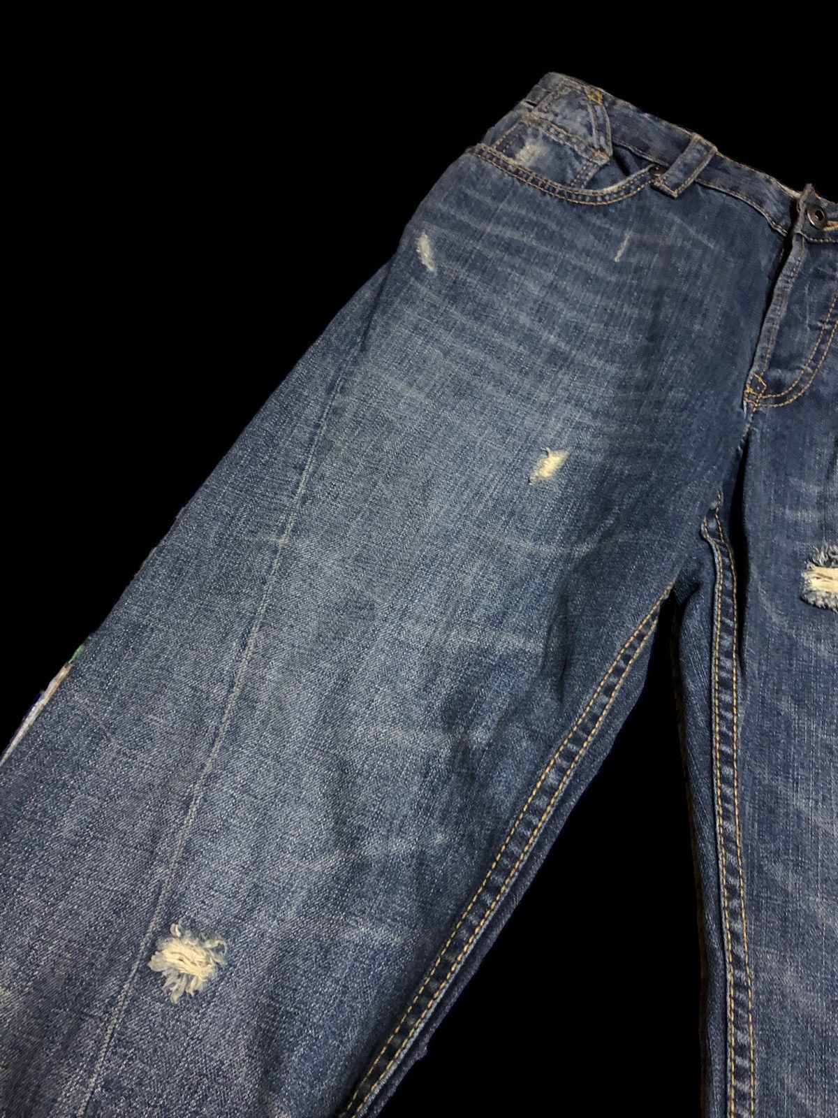 FCUK FCUK TWIST BUCKLE BACK DISTRESSED DENIM Size US 30 / EU 46 - 6 Thumbnail