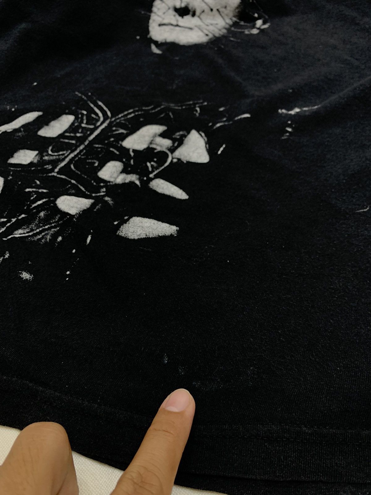 Band Tees VINTAGE 1990s HELLRAISER INFERNO DISTRESSED SHIRT Size US M / EU 48-50 / 2 - 9 Thumbnail