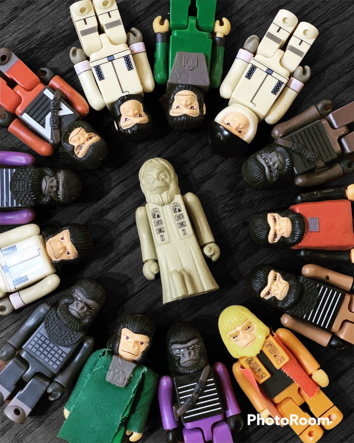 Bape × Medicom Toy MEDICOM KUBRICK X PLANET OF THE APES BY BAPE PLAY FIGURINES Size ONE SIZE - 1 Thumbnail