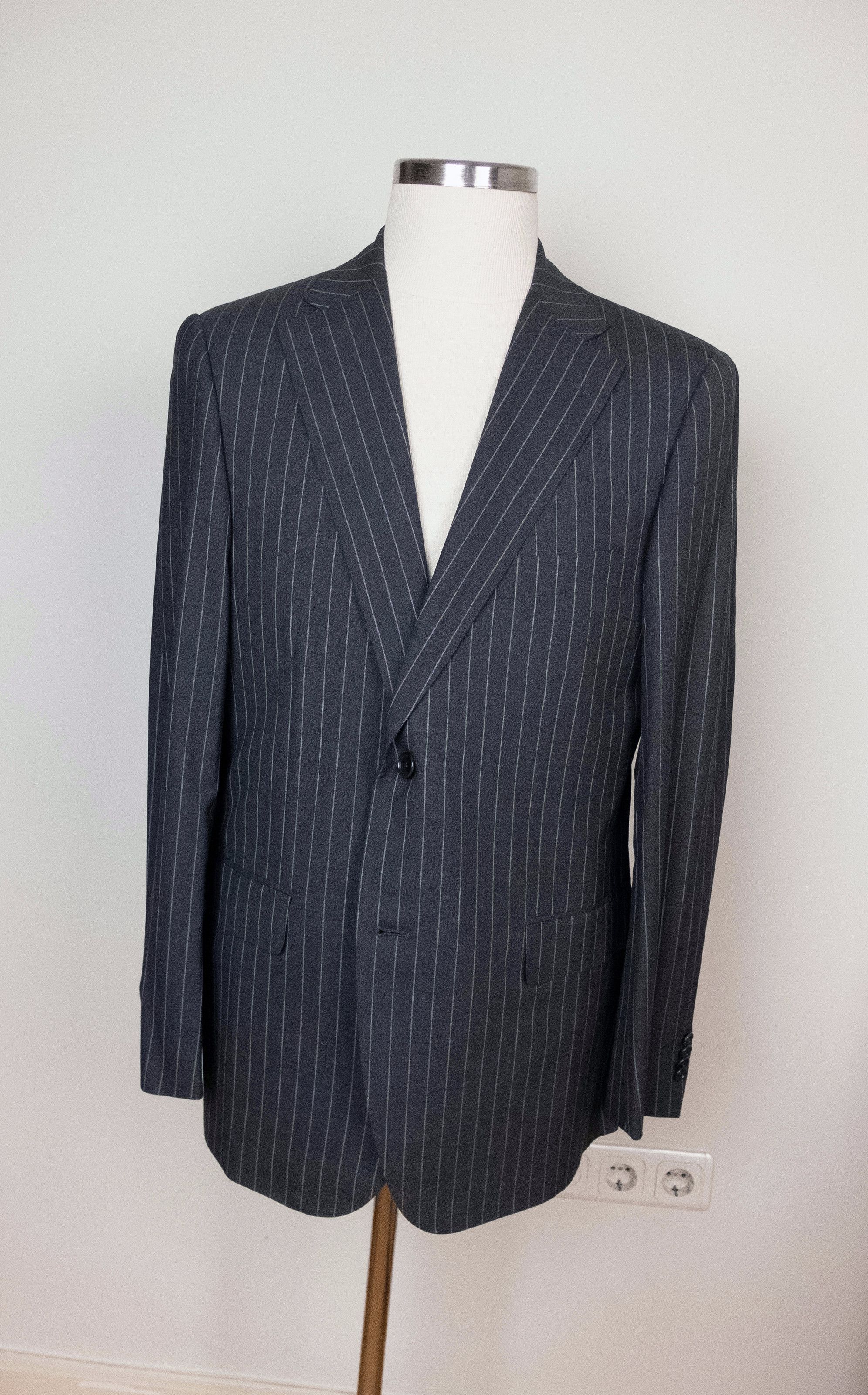 Caruso VAKKO by Caruso dark gray striped wool suit 42 US 52 IT Size 42R - 1 Thumbnail
