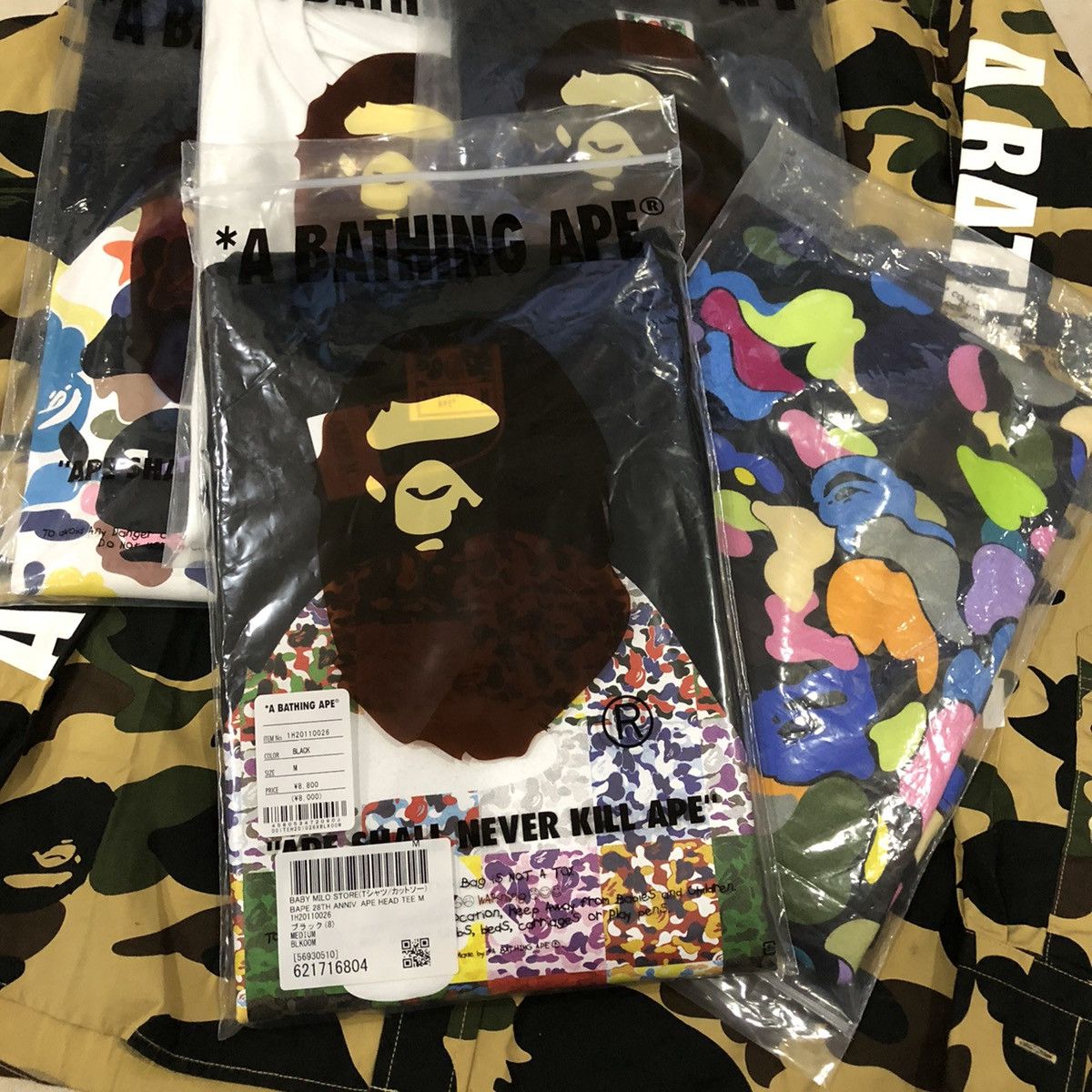 Bape 28th Anniversary Ape Head Tee Size US M / EU 48-50 / 2 - 6 Thumbnail