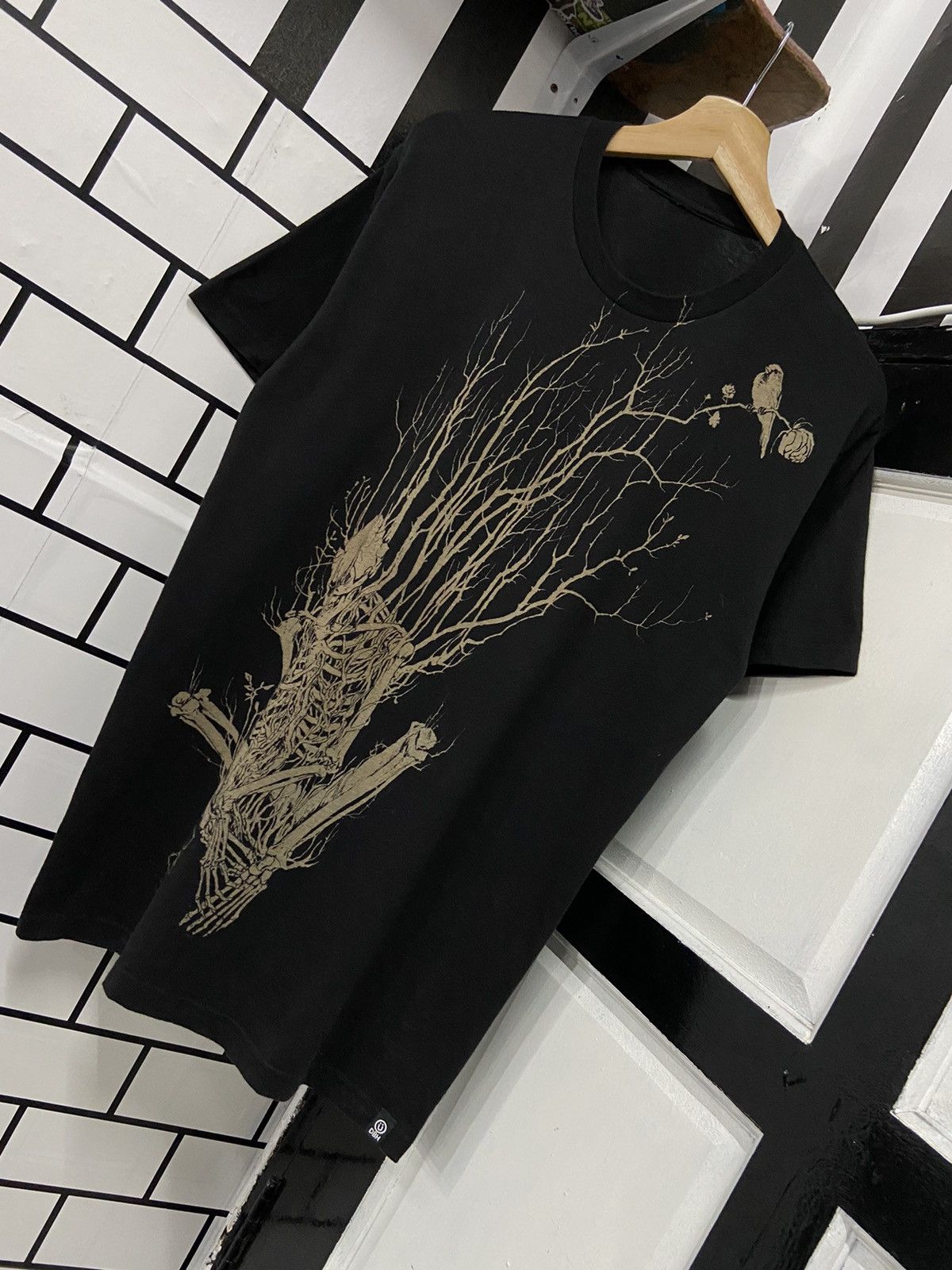 Japanese Brand × Vintage Vintage DBH Japan Sekeleton Art Tshirt Size US M / EU 48-50 / 2 - 2 Thumbnail