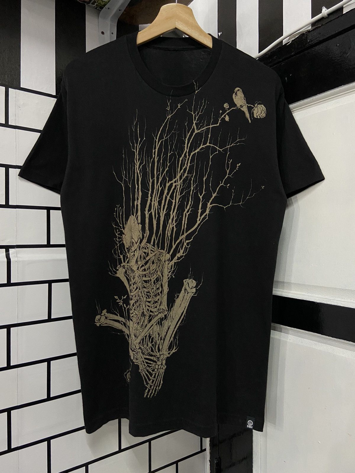 Japanese Brand × Vintage Vintage DBH Japan Sekeleton Art Tshirt Size US M / EU 48-50 / 2 - 1 Thumbnail