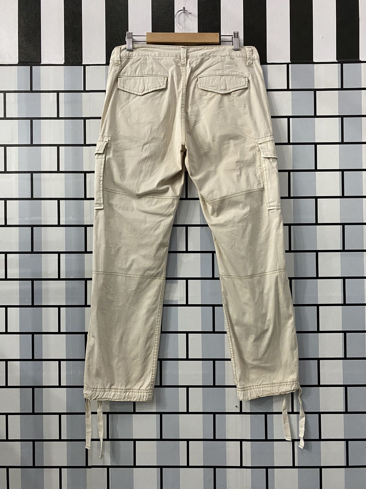 Japanese Brand × Uniqlo Vintage Uniqlo Japan Cargo Pants Techtical Drawstring Size US 32 / EU 48 - 2 Thumbnail