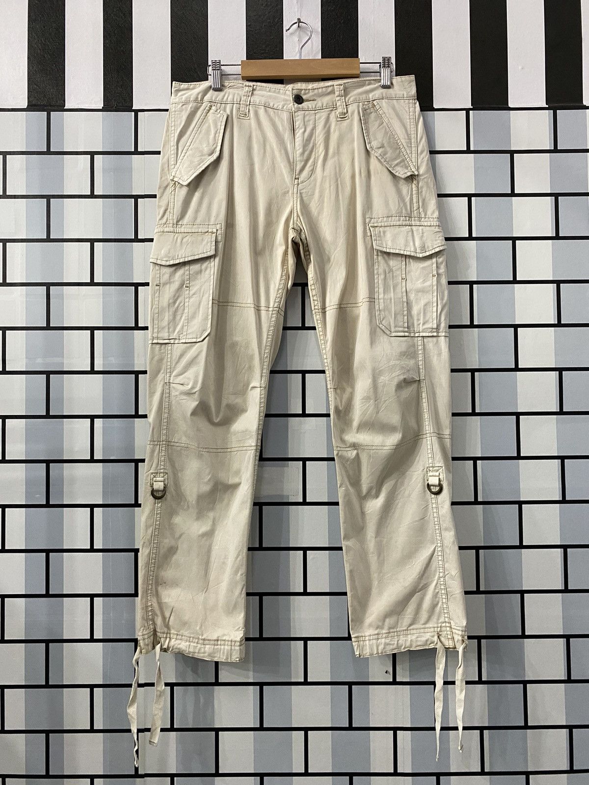 Japanese Brand × Uniqlo Vintage Uniqlo Japan Cargo Pants Techtical Drawstring Size US 32 / EU 48 - 1 Thumbnail