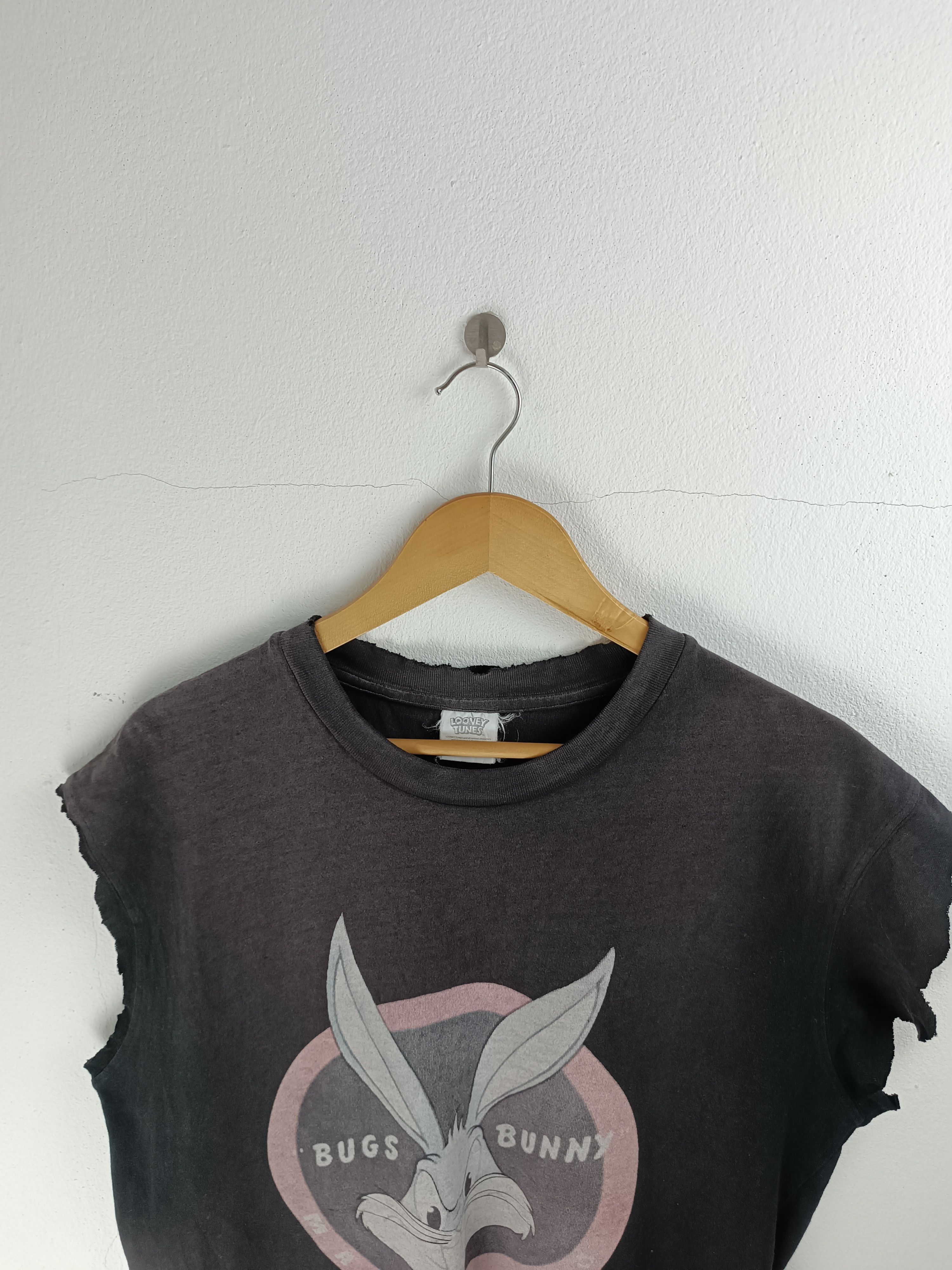 Vintage THRASHED FADED VINTAGE LOONEY TUNES SLEEVELESS Size US L / EU 52-54 / 3 - 5 Thumbnail