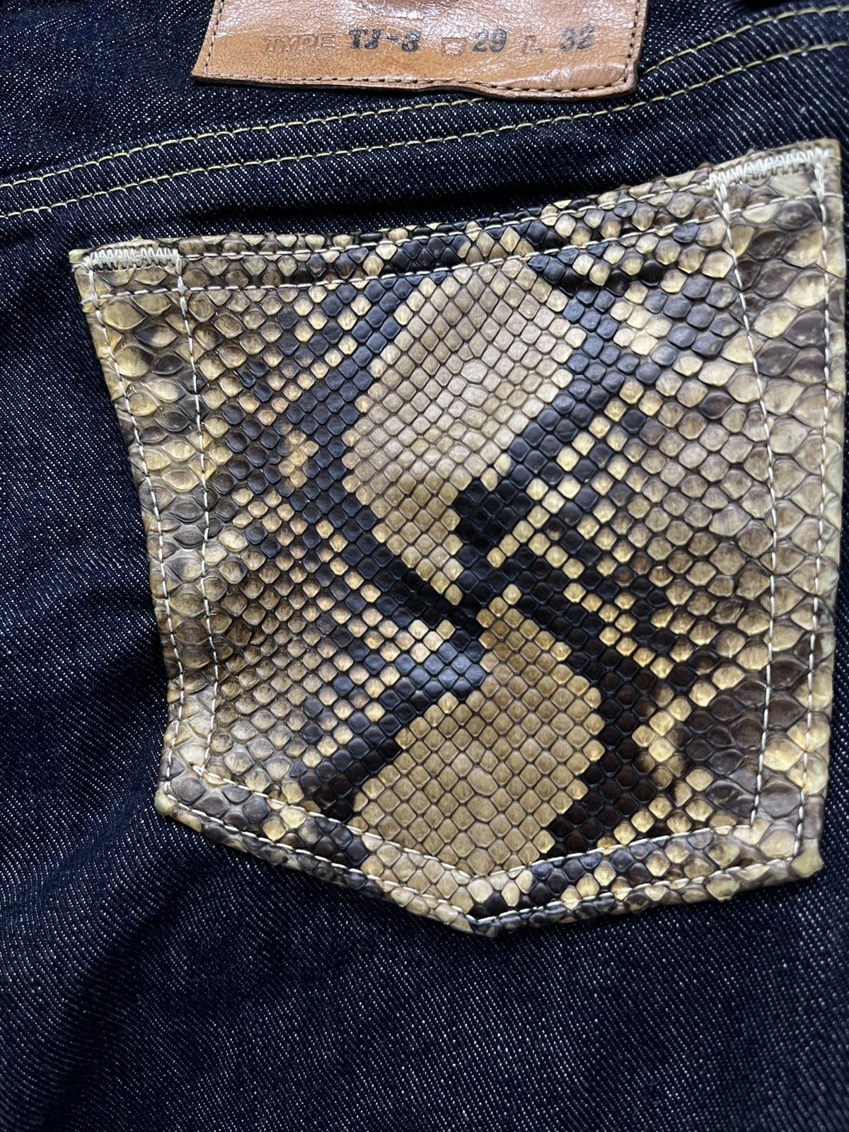 Japanese Brand 🔥RARE🔥TJ-3 Snake Skin Pocket Perfect Flare Tokyo Denim Size 27" / US 4 / IT 40 - 4 Thumbnail