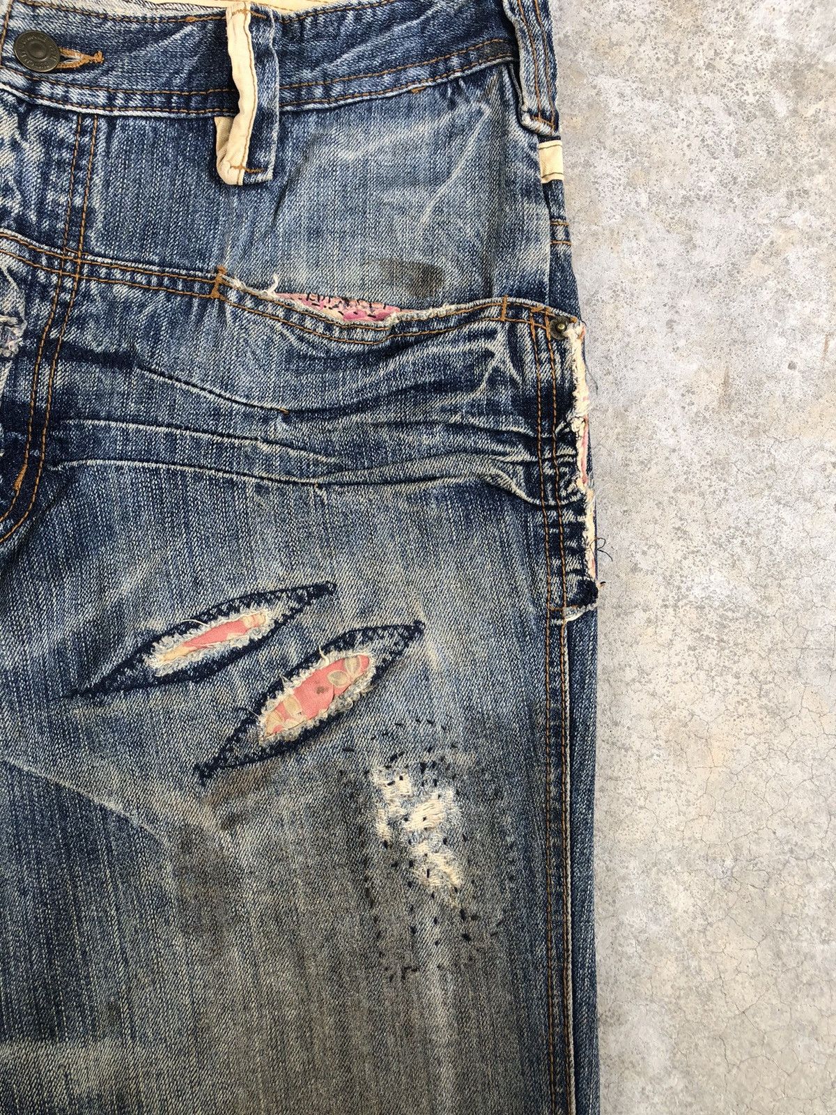 PPFM PPFM Distressed Jeans Size US 33 - 7 Thumbnail