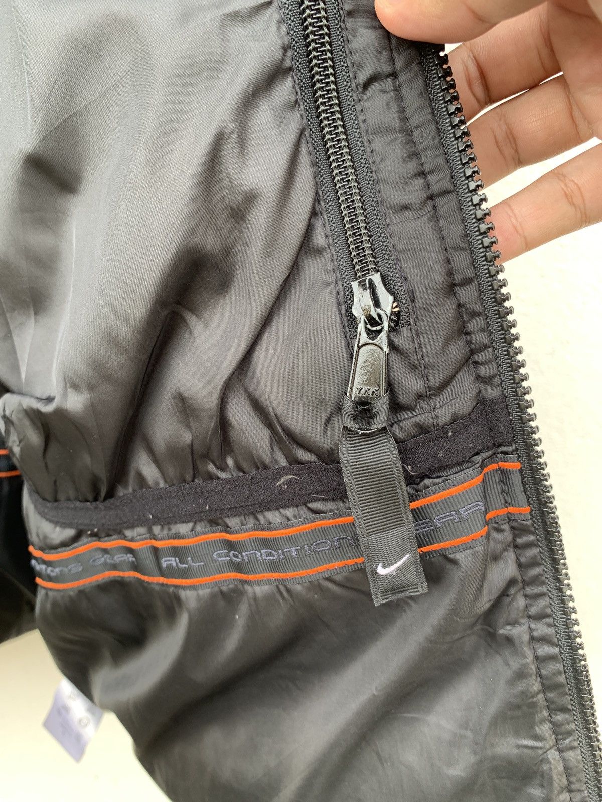 Nike Nike ACG Goose Down Puffer Thermal Layer 2 Bomber Jacket Size US L / EU 52-54 / 3 - 18 Thumbnail