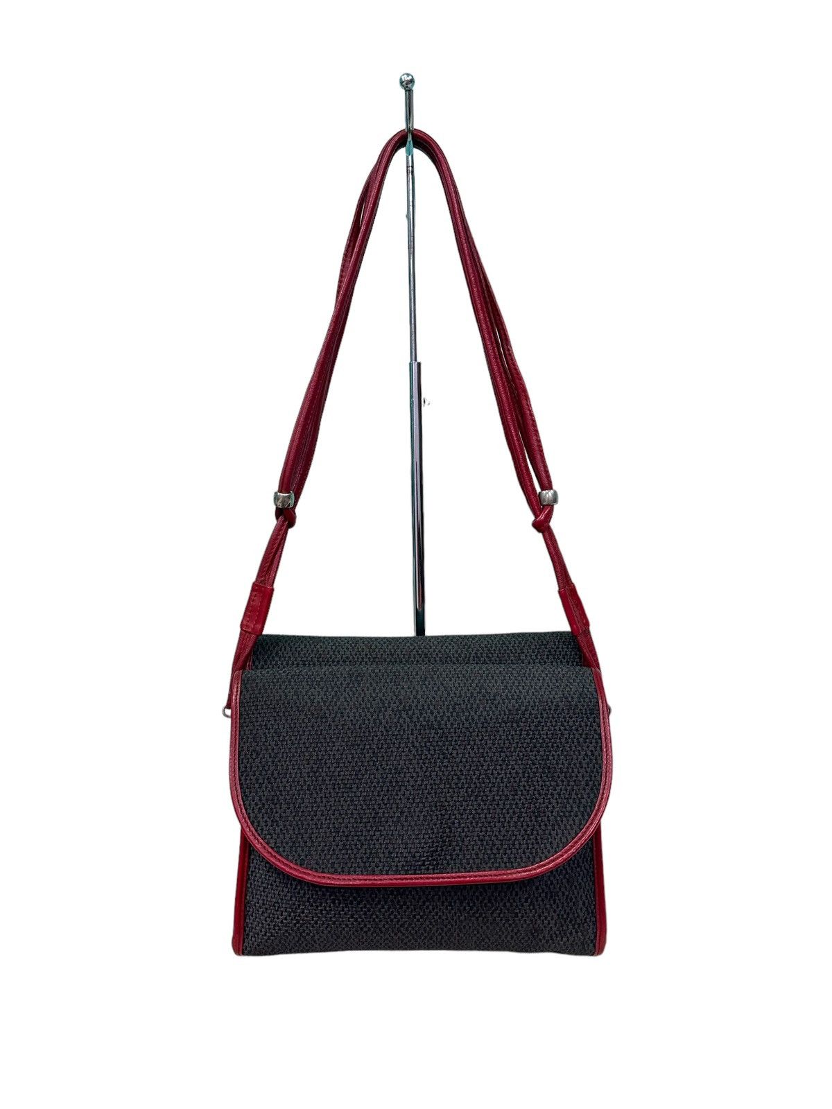 Yves Saint Laurent AUTHENTIC VINTAGE YVESAINTLAURENT SHOULDER/CROSSBODY BAG Size ONE SIZE - 3 Thumbnail