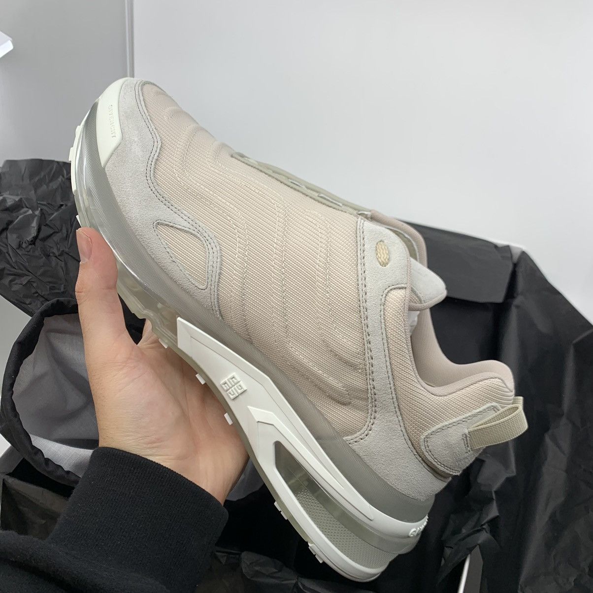 Givenchy Givenchy Men's Light Runner Suede Sneaker Cream Size US 10 / EU 43 - 8 Thumbnail