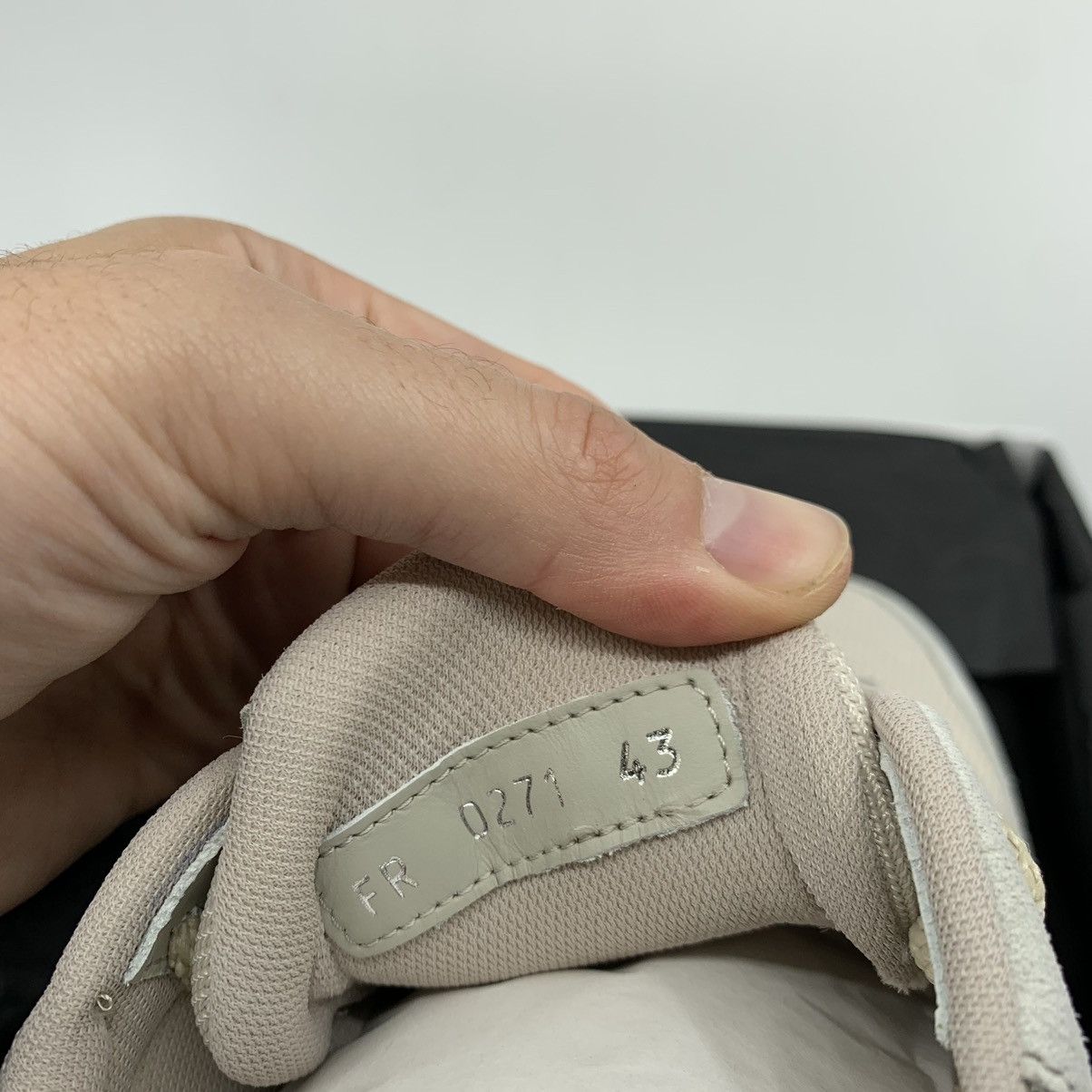 Givenchy Givenchy Men's Light Runner Suede Sneaker Cream Size US 10 / EU 43 - 12 Thumbnail