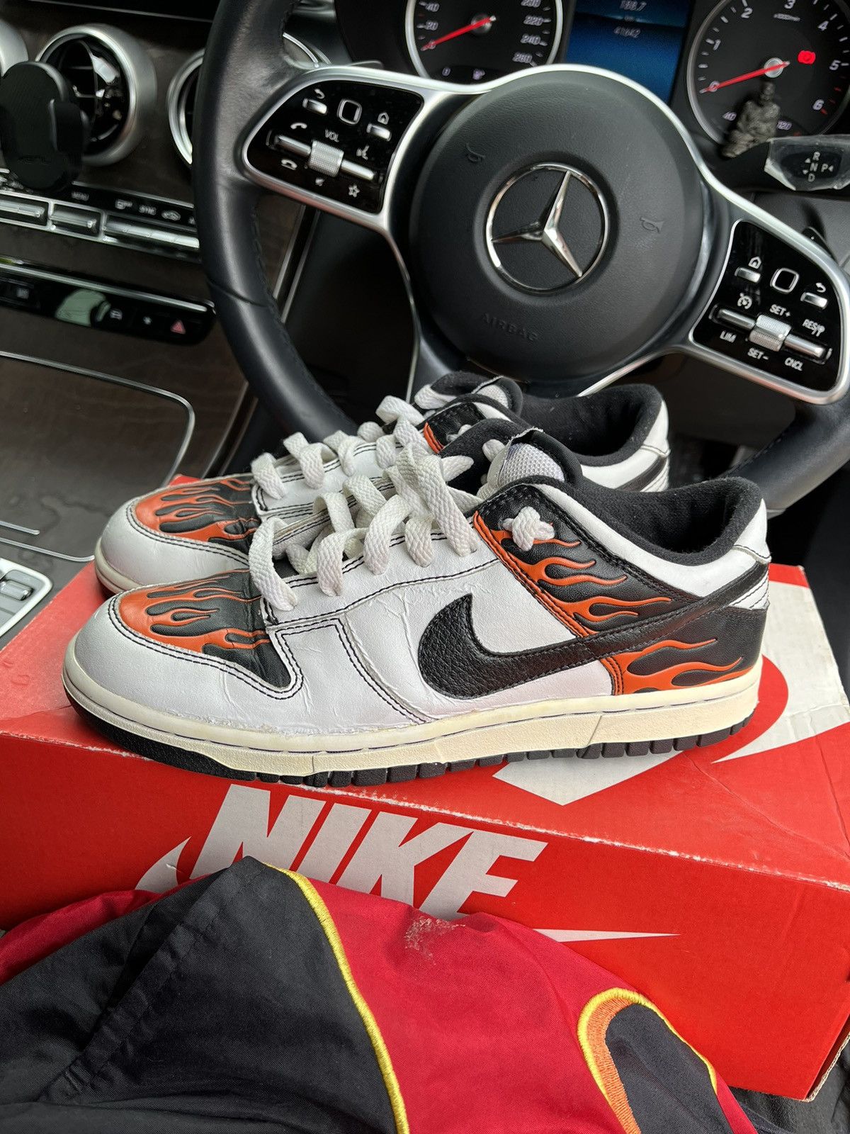 Nike × Vintage Grail Vintage Nike Dunk Low Fire 2004 Sneaker Size US 6 / IT 36 - 1 Thumbnail