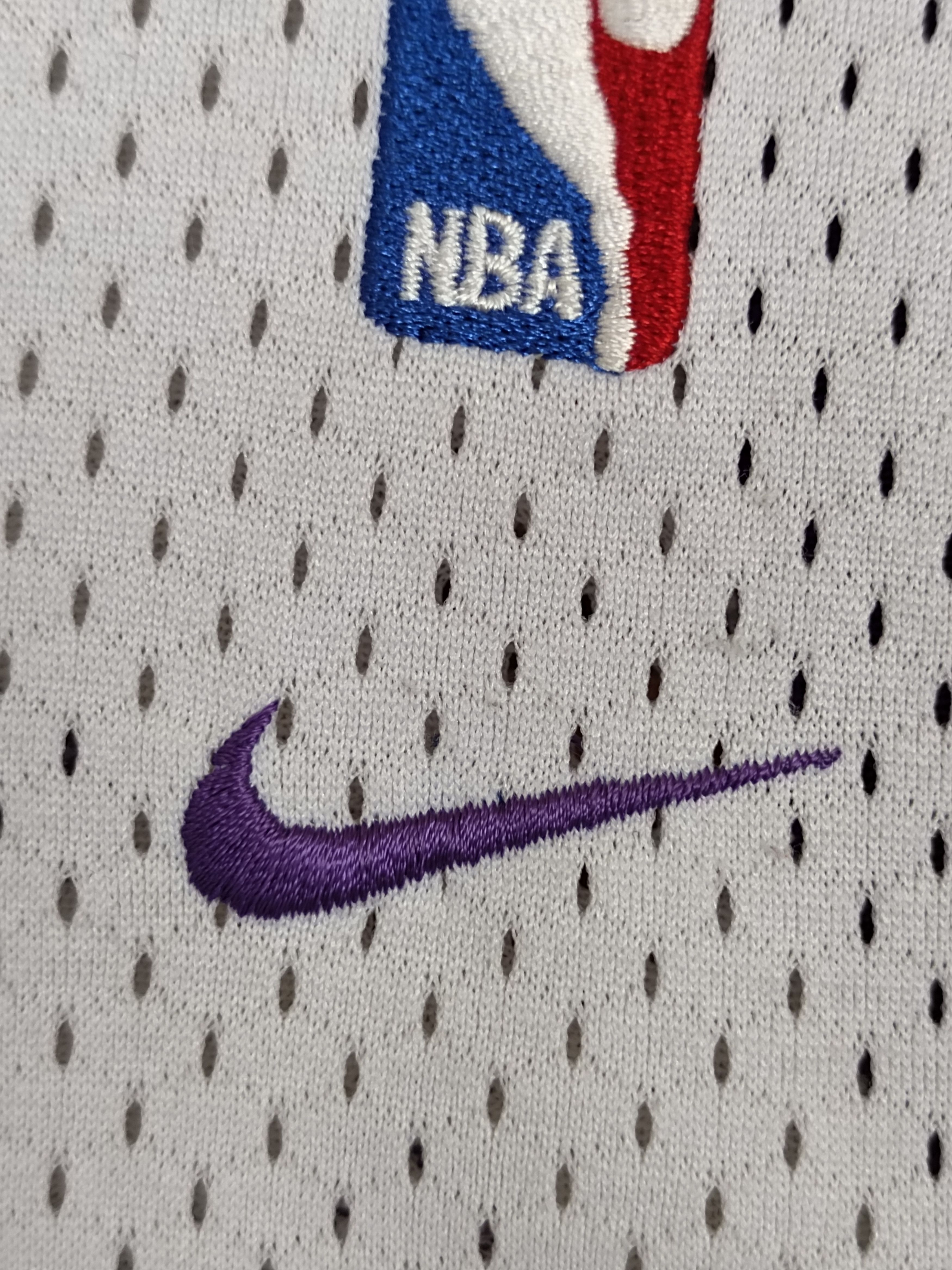 NBA Vintage 90s Sacramento Kings Chris Webber #4 Nike NBA Size US M / EU 48-50 / 2 - 5 Thumbnail