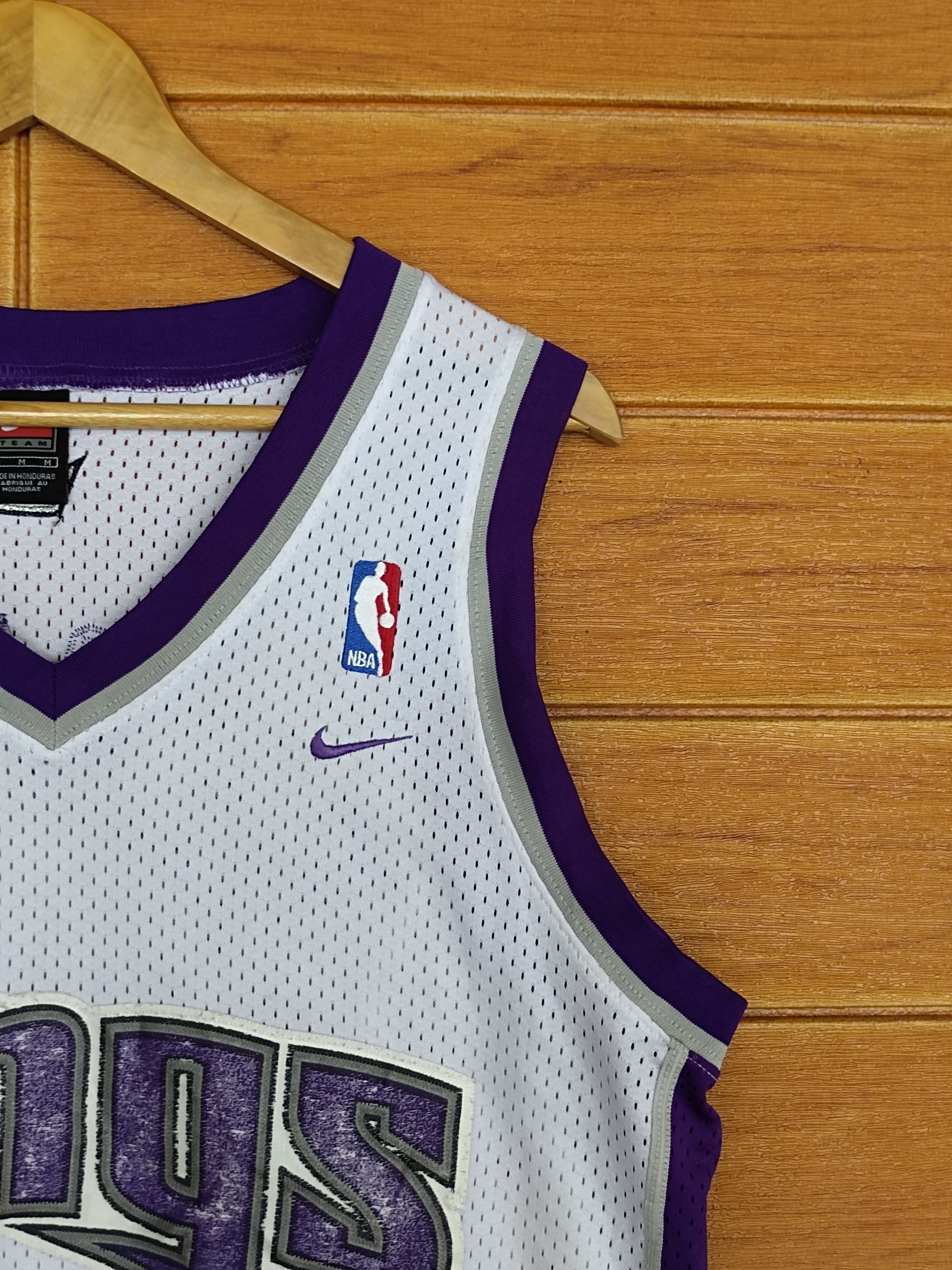NBA Vintage 90s Sacramento Kings Chris Webber #4 Nike NBA Size US M / EU 48-50 / 2 - 7 Thumbnail