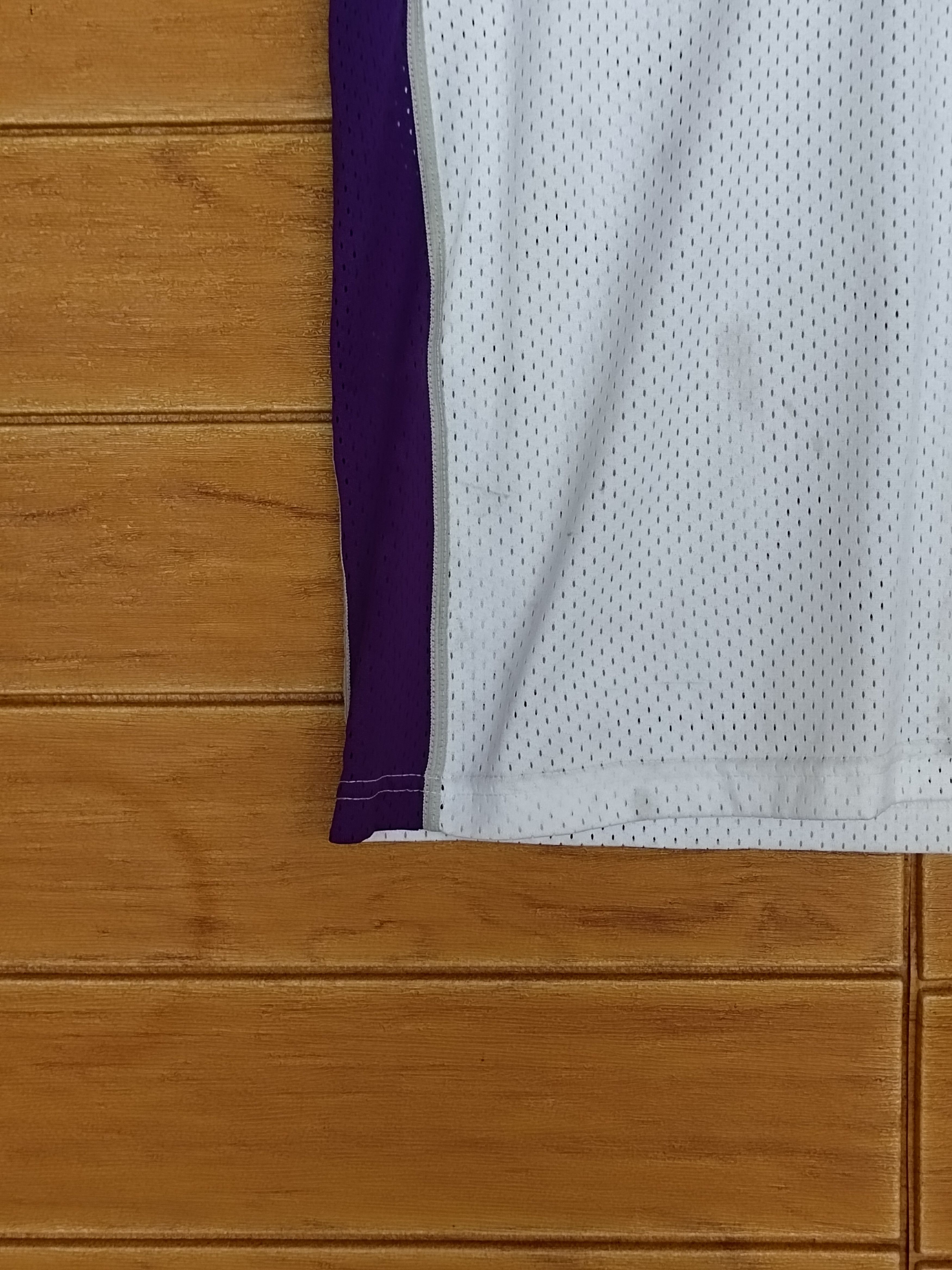 NBA Vintage 90s Sacramento Kings Chris Webber #4 Nike NBA Size US M / EU 48-50 / 2 - 10 Thumbnail