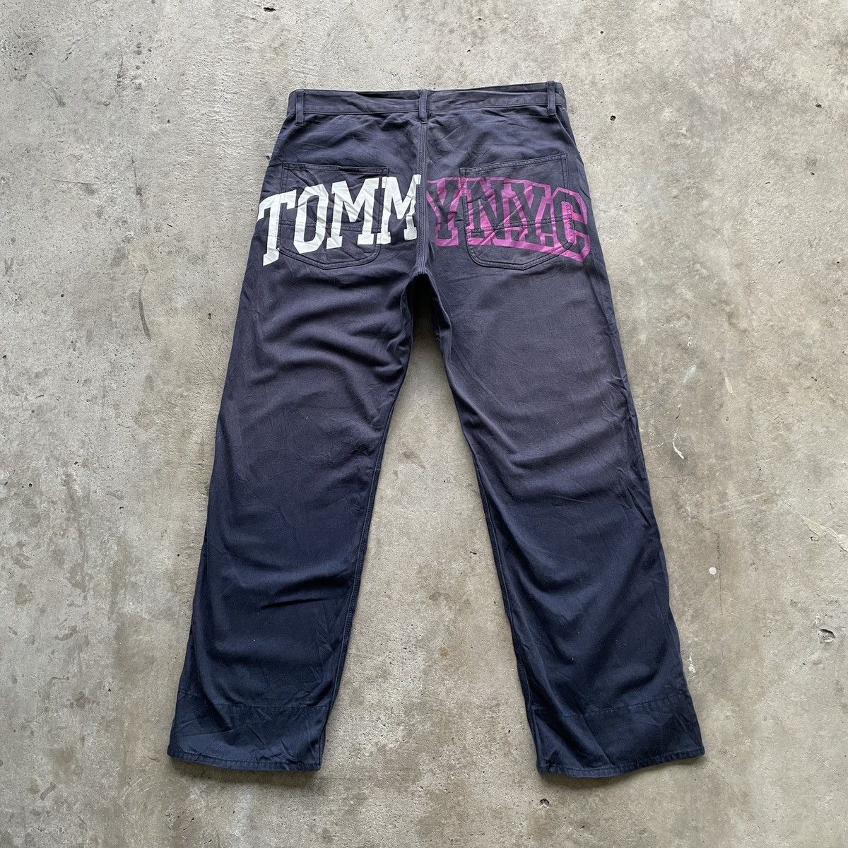 Japanese Brand Vintage Tommy Spell Logo Faded Trousers Casual Pants W35x30 Size US 35 - 11 Thumbnail