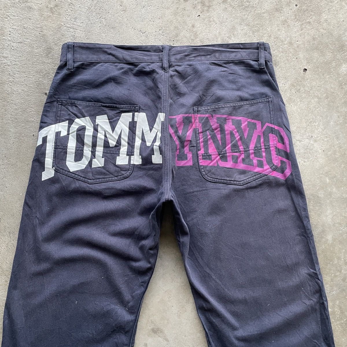 Japanese Brand Vintage Tommy Spell Logo Faded Trousers Casual Pants W35x30 Size US 35 - 10 Thumbnail