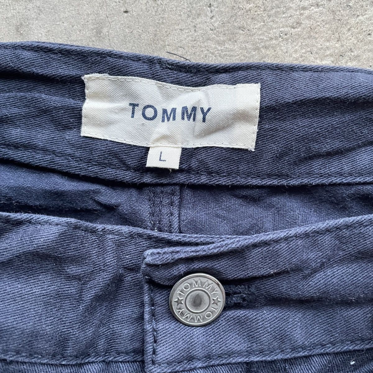 Japanese Brand Vintage Tommy Spell Logo Faded Trousers Casual Pants W35x30 Size US 35 - 7 Thumbnail