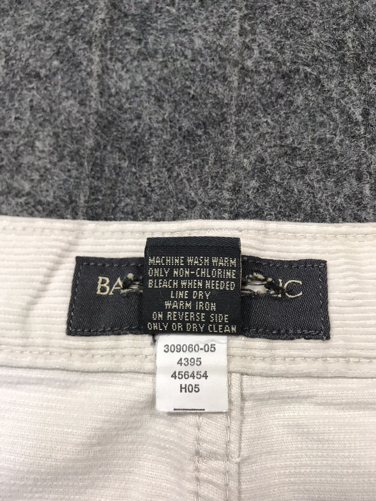 Banana Republic Banana Republic Corduroy Jeans Denim Pants Buttonfly Design Size US 33 - 9 Thumbnail