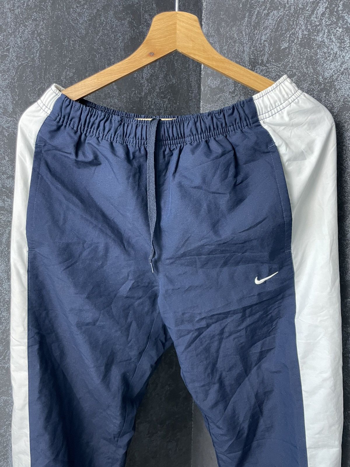 Nike × Vintage Vintage 90's Nike Nylon Baggy Trackpants Y2K/YKk Drill Size US 32 / EU 48 - 2 Thumbnail