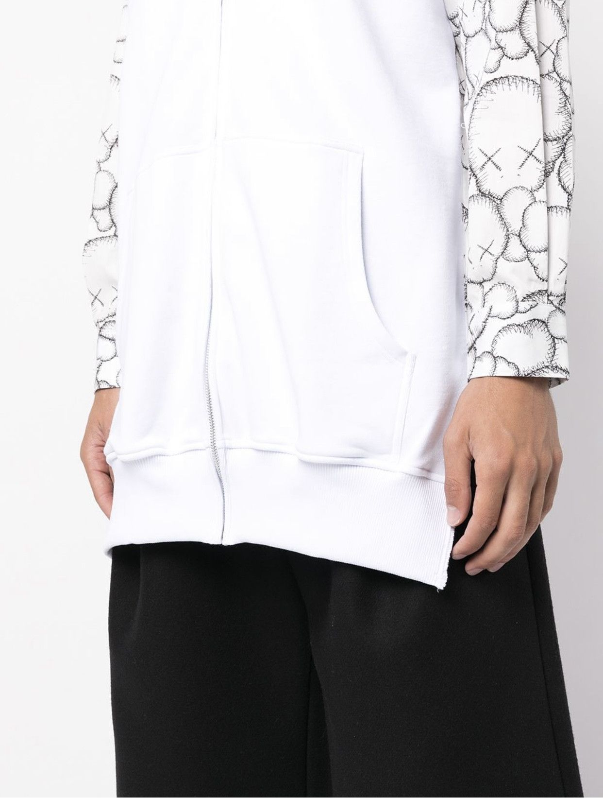 Comme des Garcons SHIRT × Kaws Original $800 Size US S / EU 44-46 / 1 - 15 Thumbnail