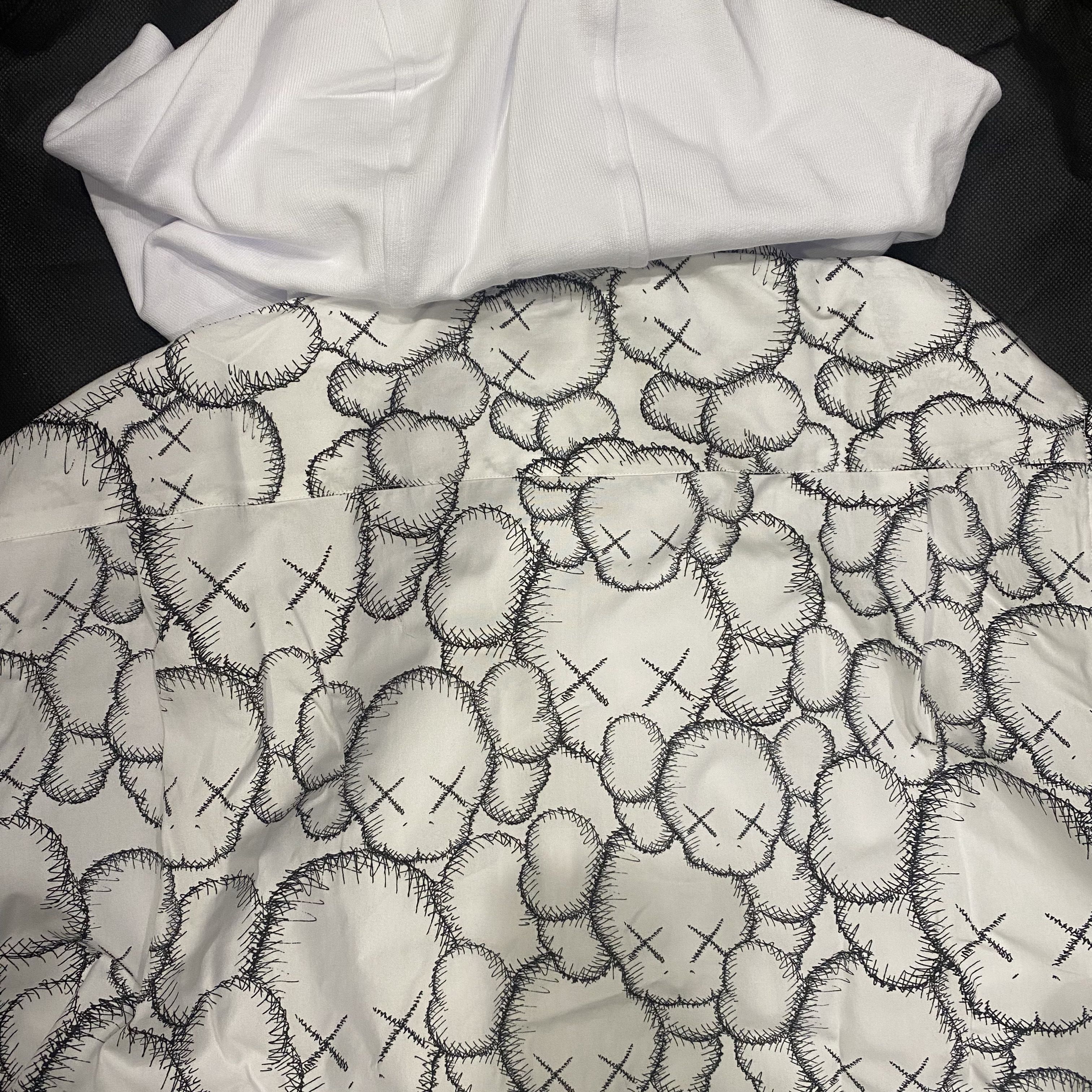 Comme des Garcons SHIRT × Kaws Original $800 Size US S / EU 44-46 / 1 - 13 Thumbnail
