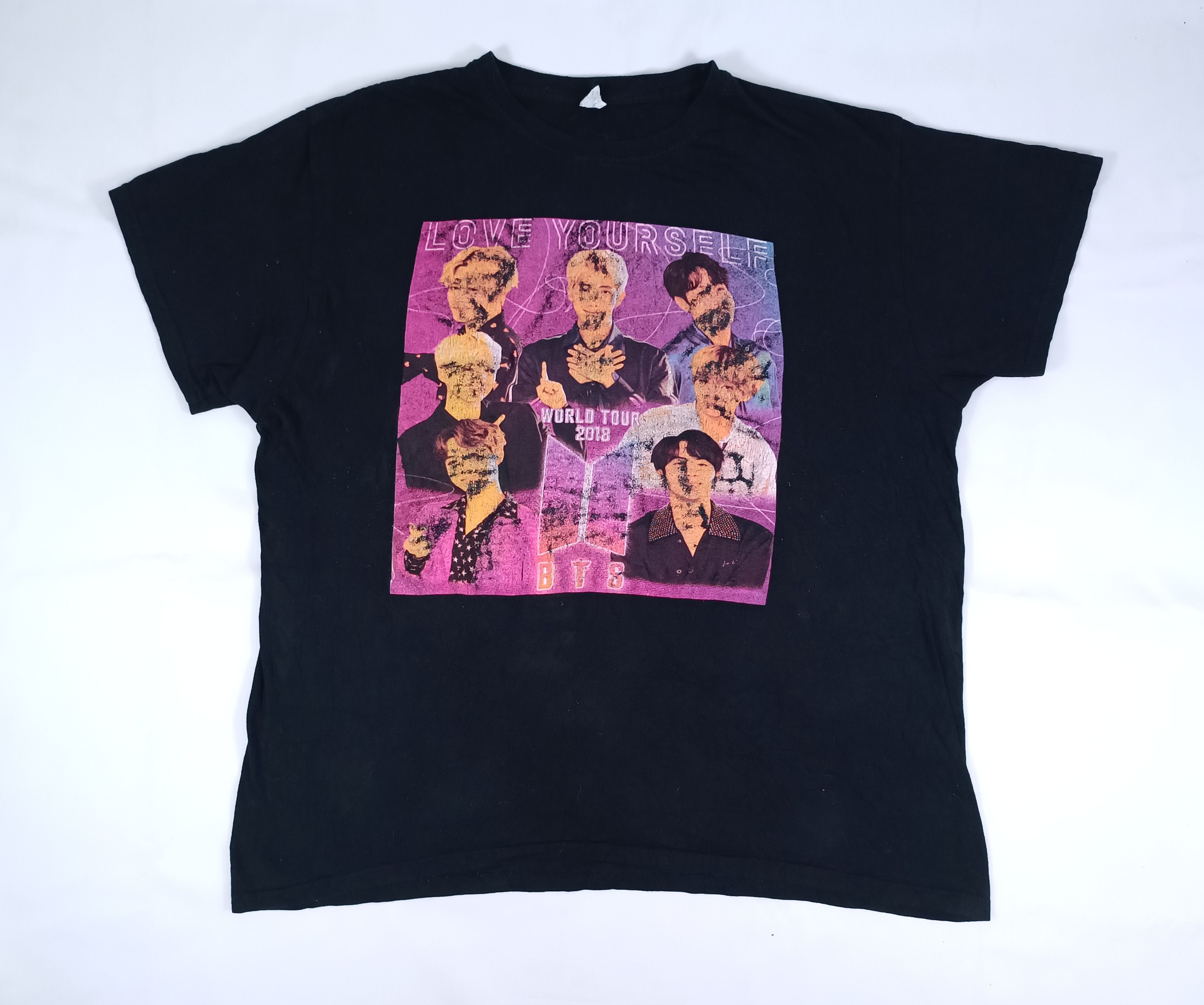 Band Tees BTS "Love Yourself" 2018 World Tour T Shirt Size US XL / EU 56 / 4 - 1 Thumbnail