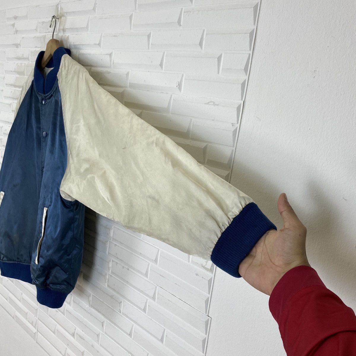 Japanese Brand VTG Boss Coffee Suntory Original Design Varsity Size US L / EU 52-54 / 3 - 11 Thumbnail