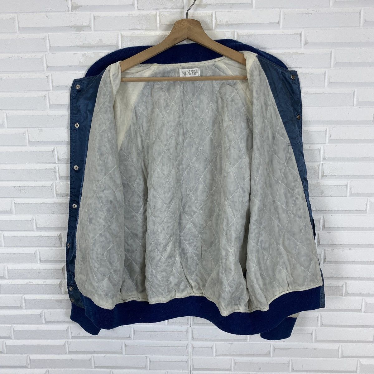 Japanese Brand VTG Boss Coffee Suntory Original Design Varsity Size US L / EU 52-54 / 3 - 17 Thumbnail