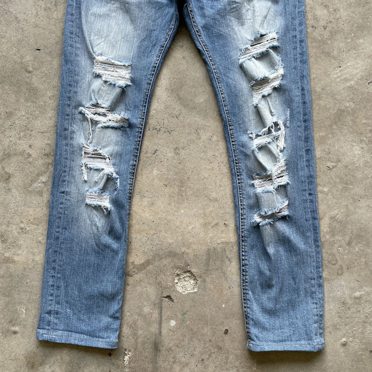 Japanese Brand Vintage Divided Jeans 29x27.5 Divided Skinny Denim Pants Size US 29 - 5 Thumbnail