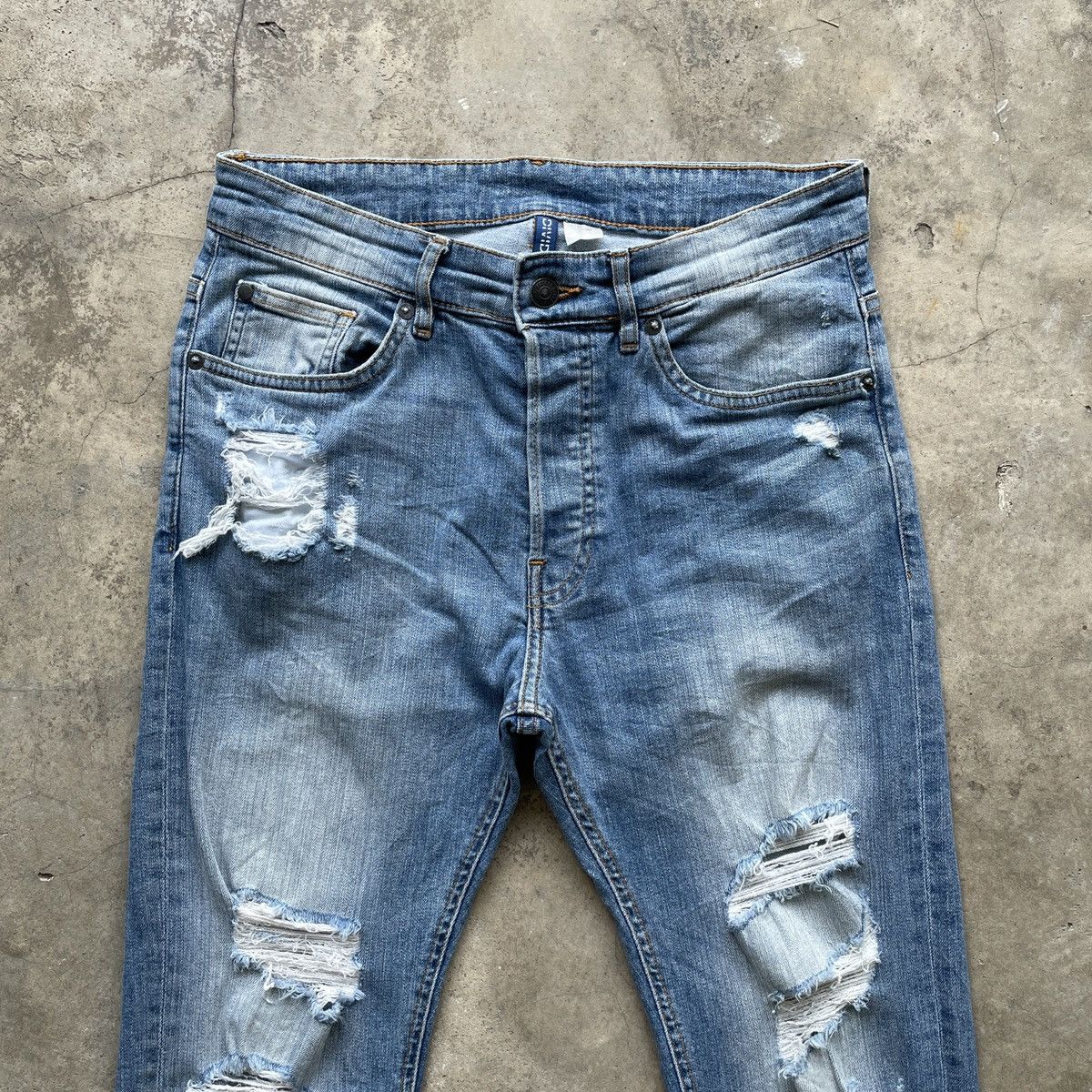 Japanese Brand Vintage Divided Jeans 29x27.5 Divided Skinny Denim Pants Size US 29 - 2 Thumbnail