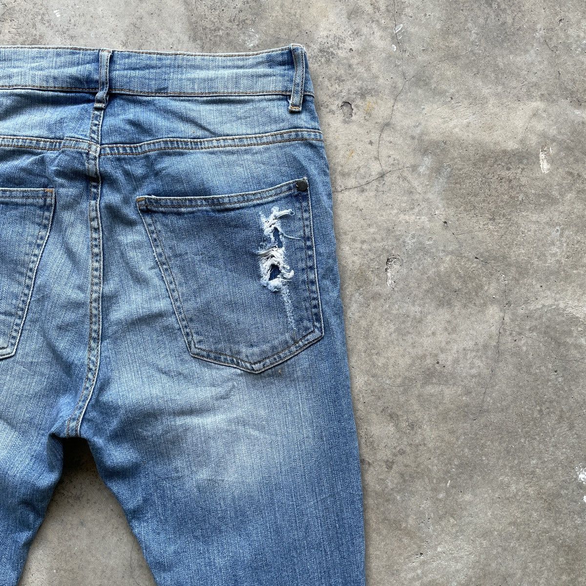 Japanese Brand Vintage Divided Jeans 29x27.5 Divided Skinny Denim Pants Size US 29 - 8 Thumbnail