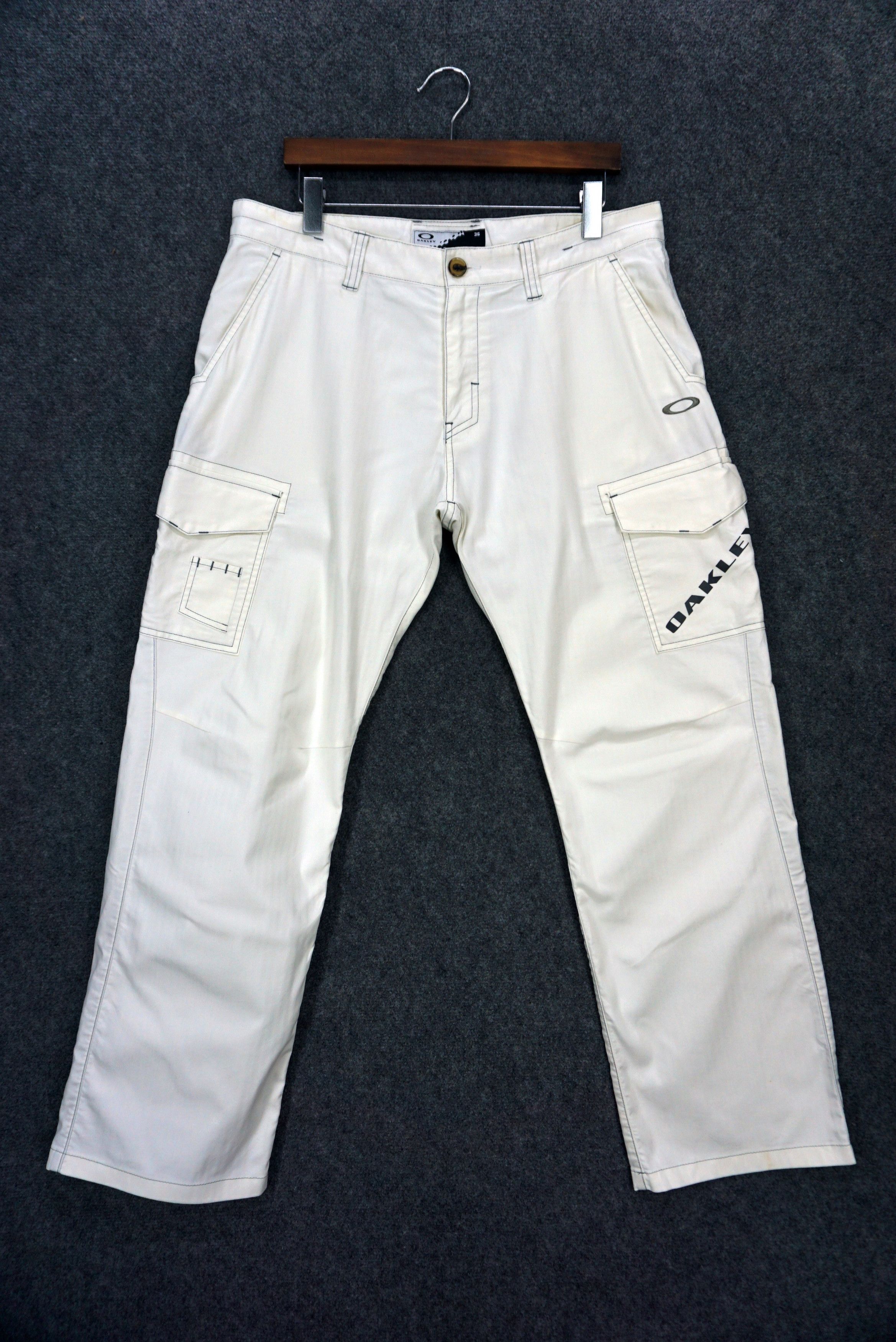 image of Oakley x Outdoor Life Outdoor Multi Pocket Cargo Pants Size 36 in White, Men's