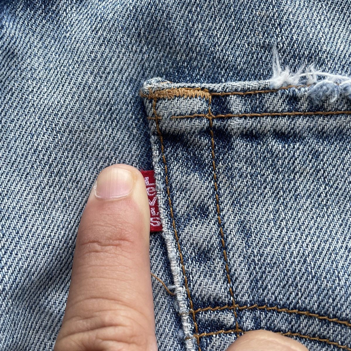 Levi's Vintage Levi’s Distressed Faded Denim Jeans Pants Baggy W31 Size US 31 - 10 Thumbnail